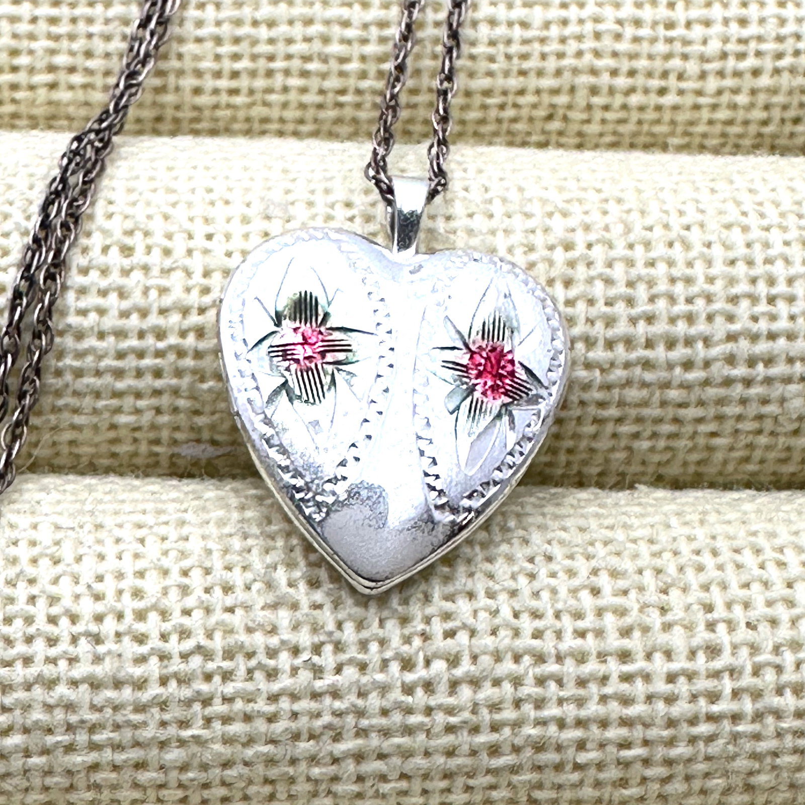 Vintage Sterling Silver Heart Picture Locket Pendant necklace 16 Inch Chain (1 of 3)