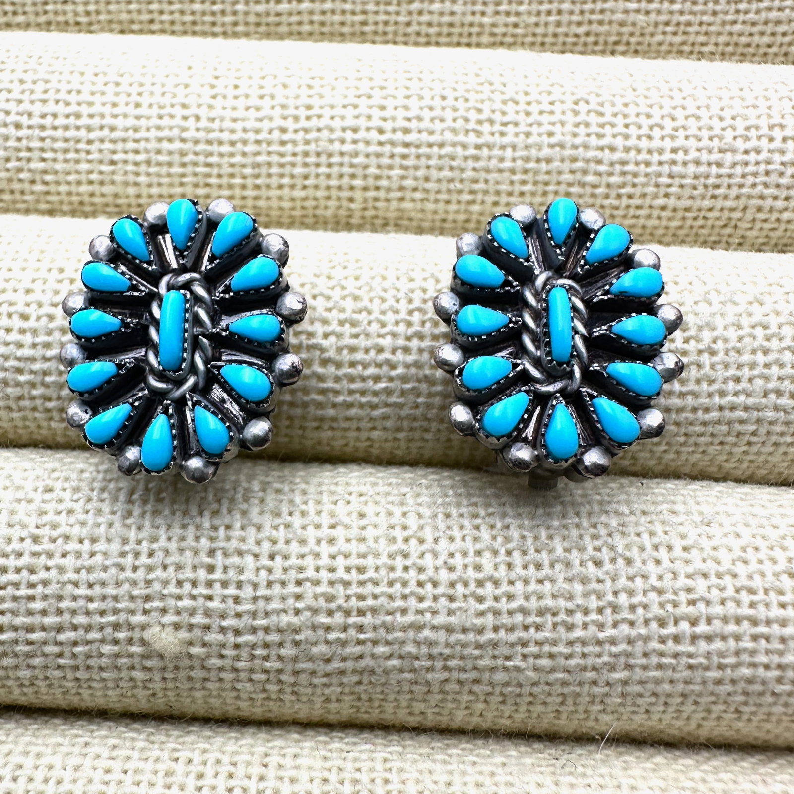 Vintage Native American Turquoise Petit Point Sterling Silver Clip Earrings 3/4 Inch (1 of 2)