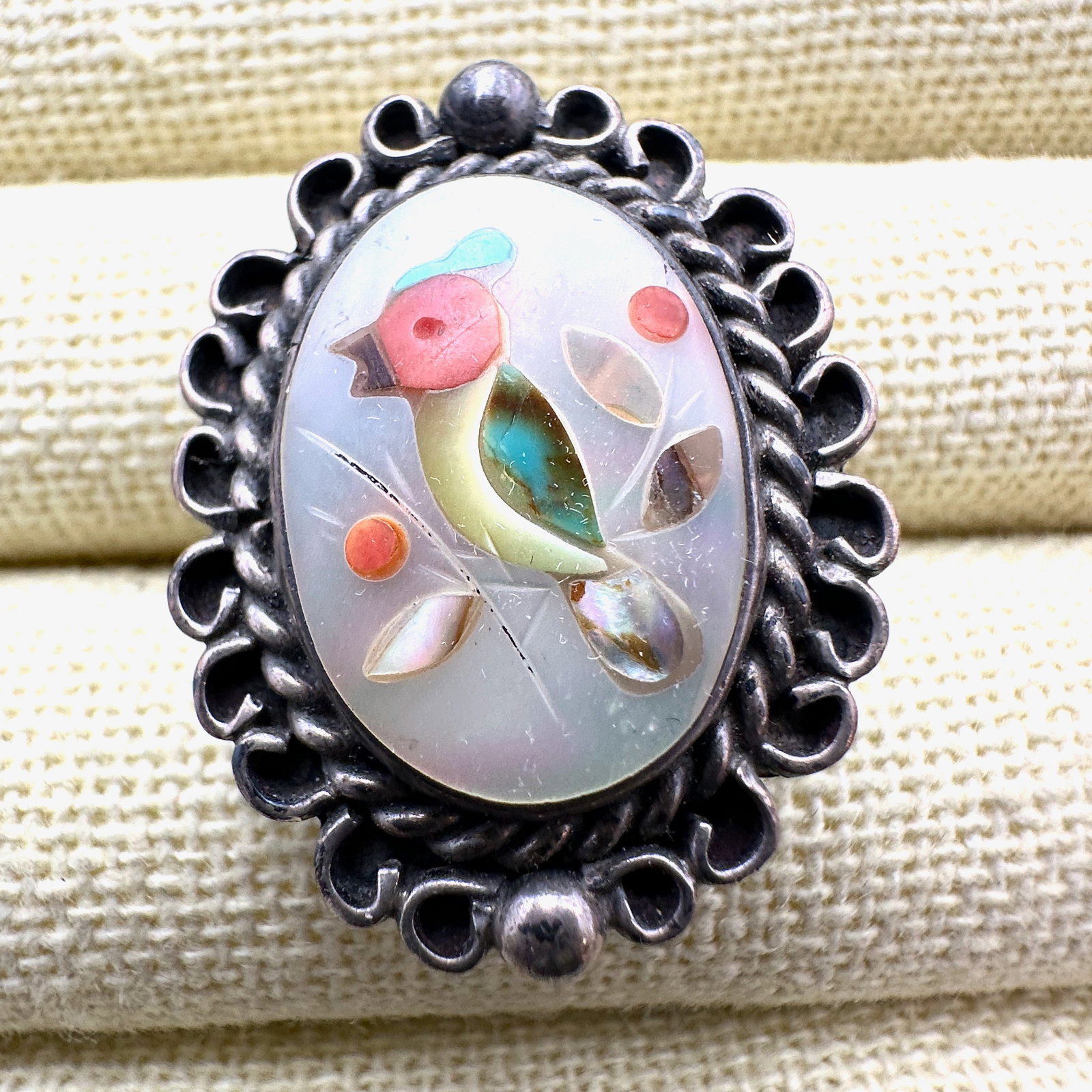 Vintage Native American Inlay Gemstone Cardinal Red Bird Sterling Silver Ring Size 7 (1 of 2)