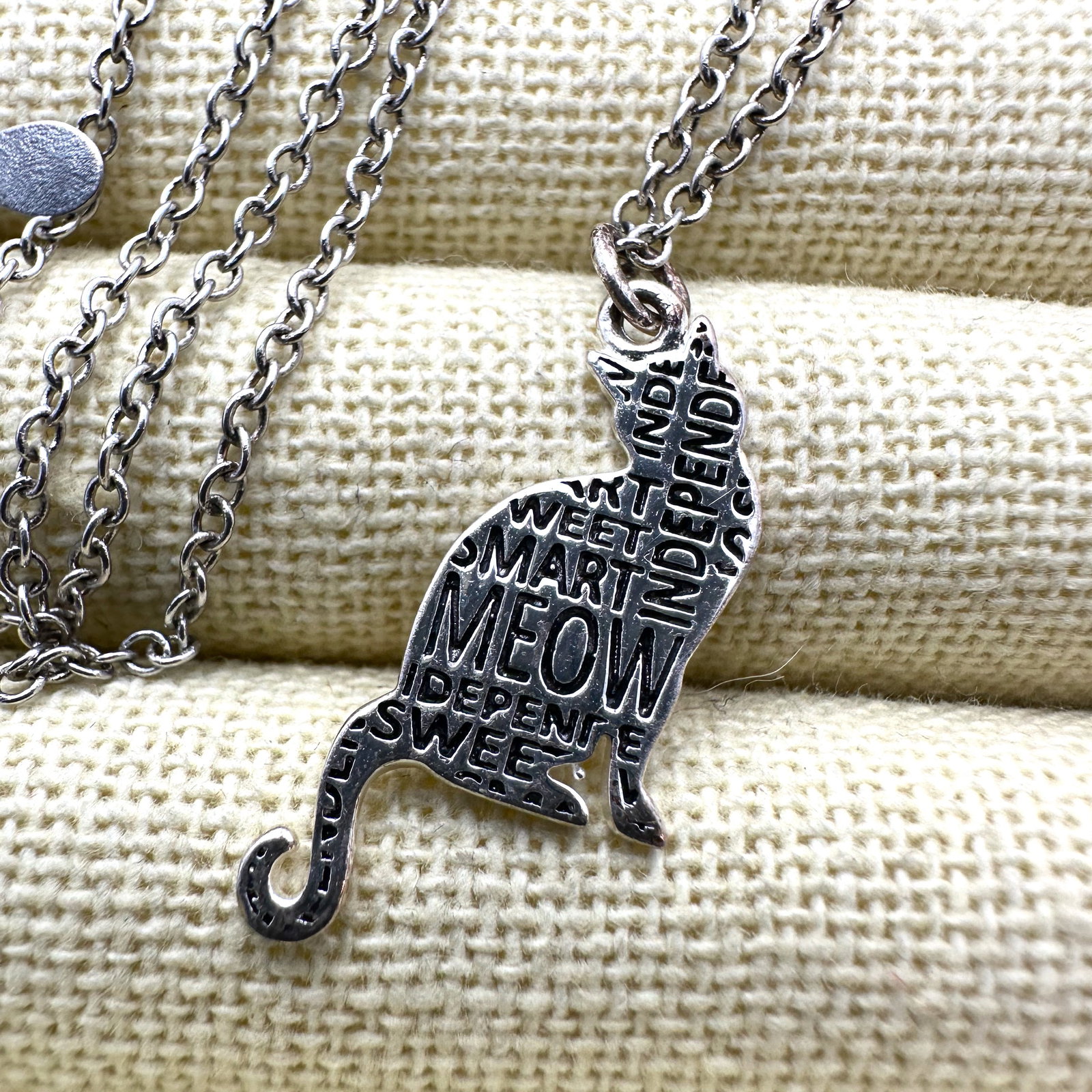 Silver Plated Cat Pendant Necklace 16 Inch Chain (1 of 2)
