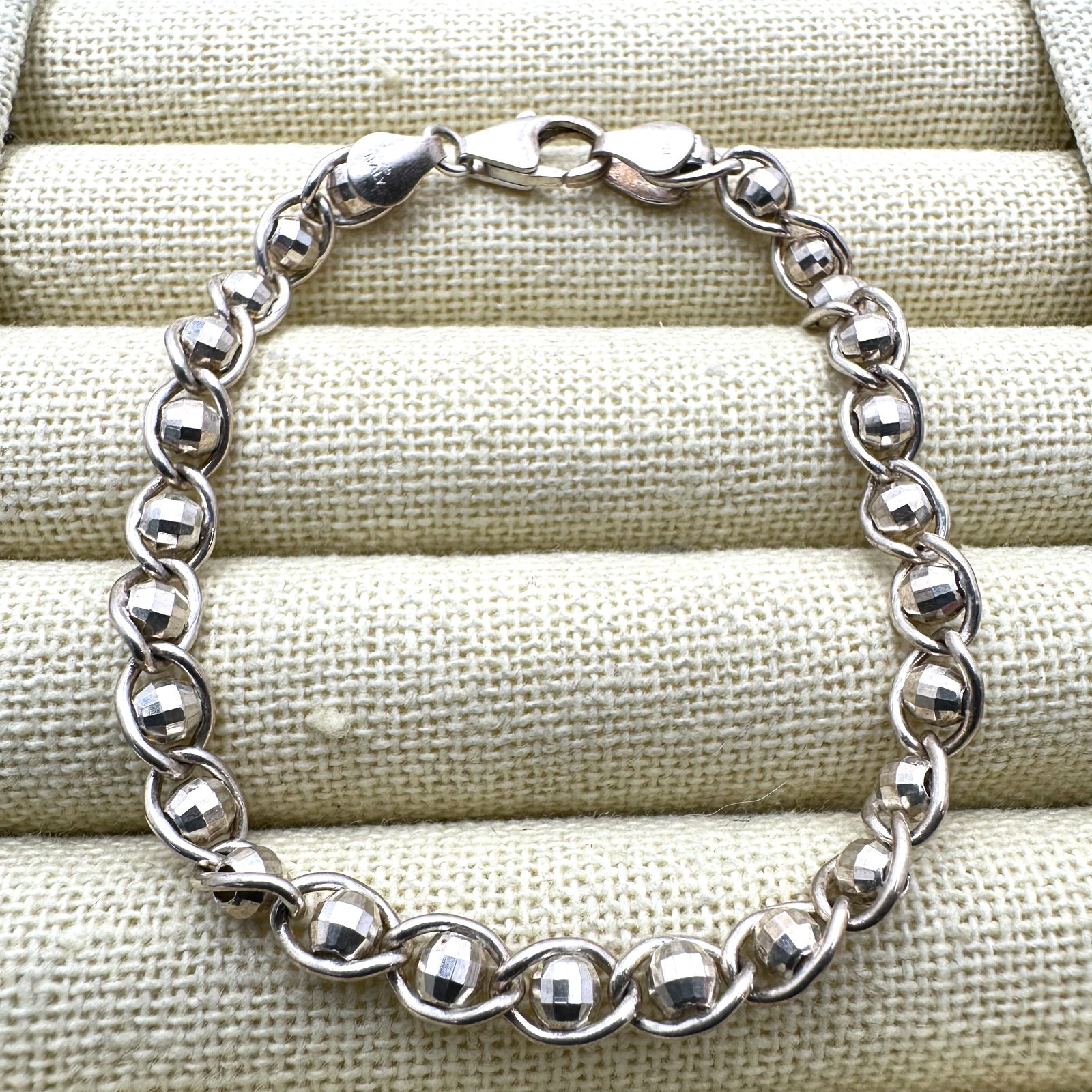 Italy Sterling Silver Diamond Cut Bead Bracelet 7 Inch (1 of 2)