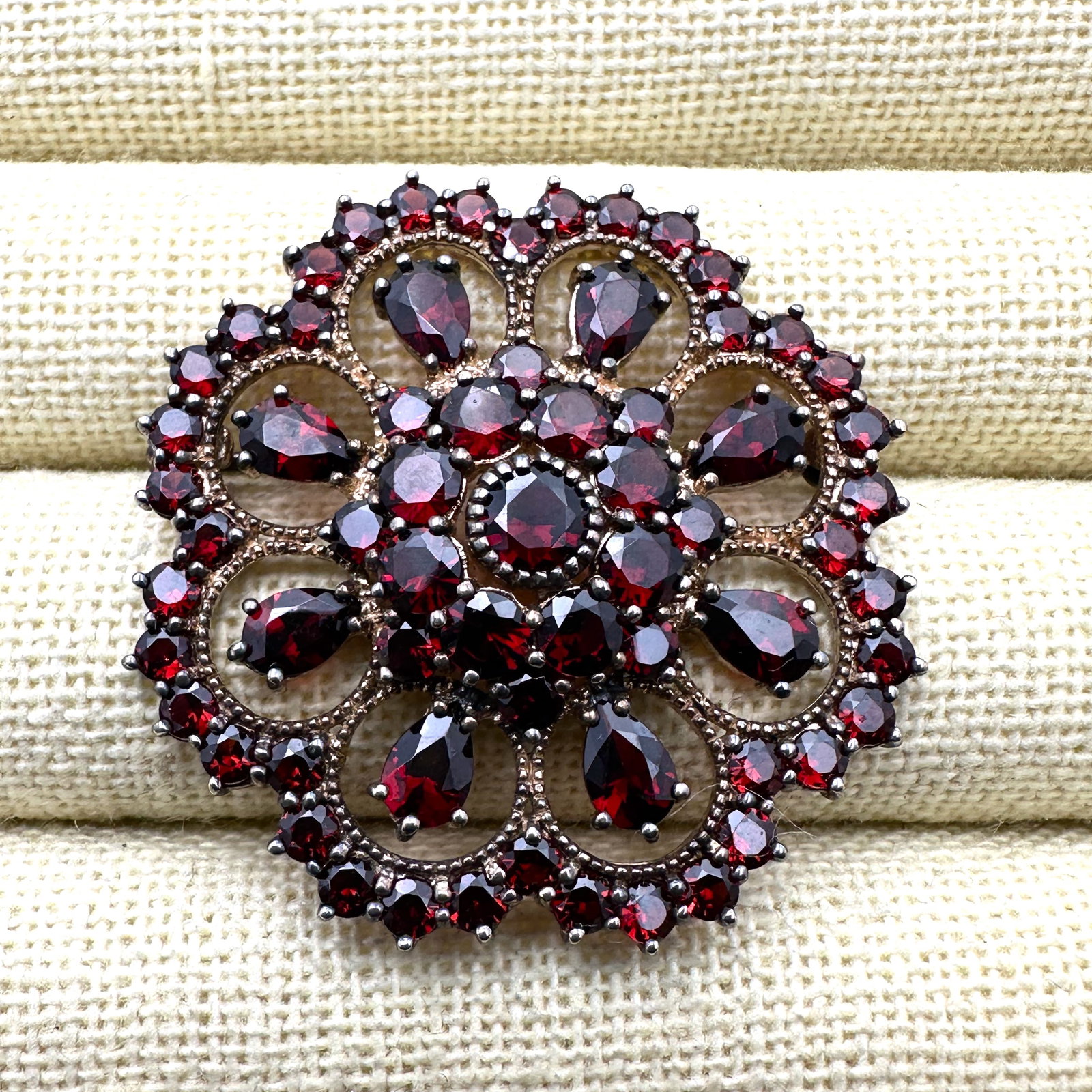 Stunning Garnet Gemstone Gold plated Sterling Silver Brooch Pin 1.75 Inch (1 of 2)