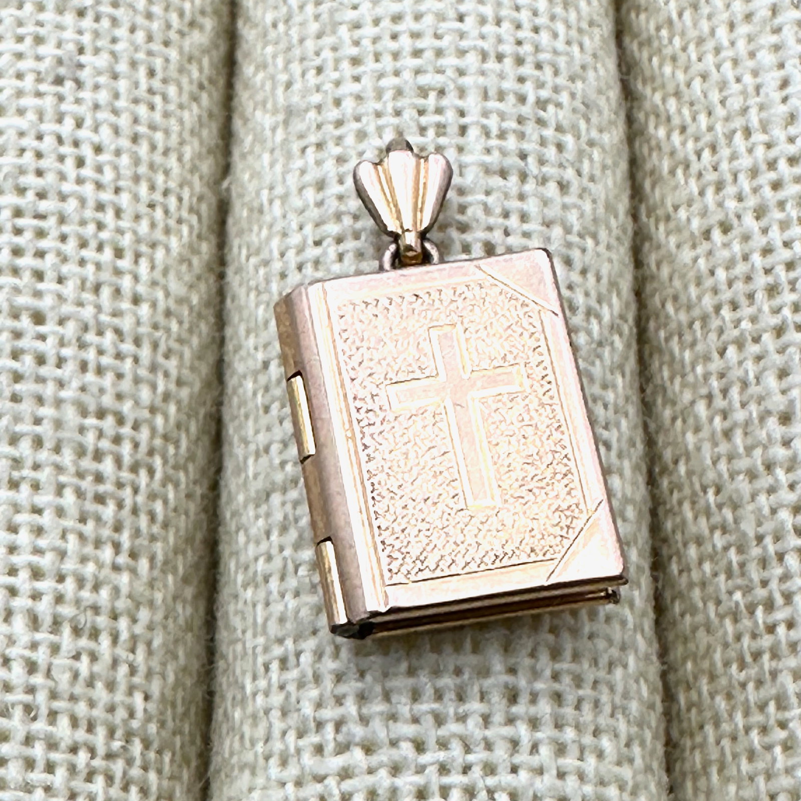 Vintage Gold Filled Book Picture Locket Pendant The Lord's Prayer 3/4 Inch (1 of 3)