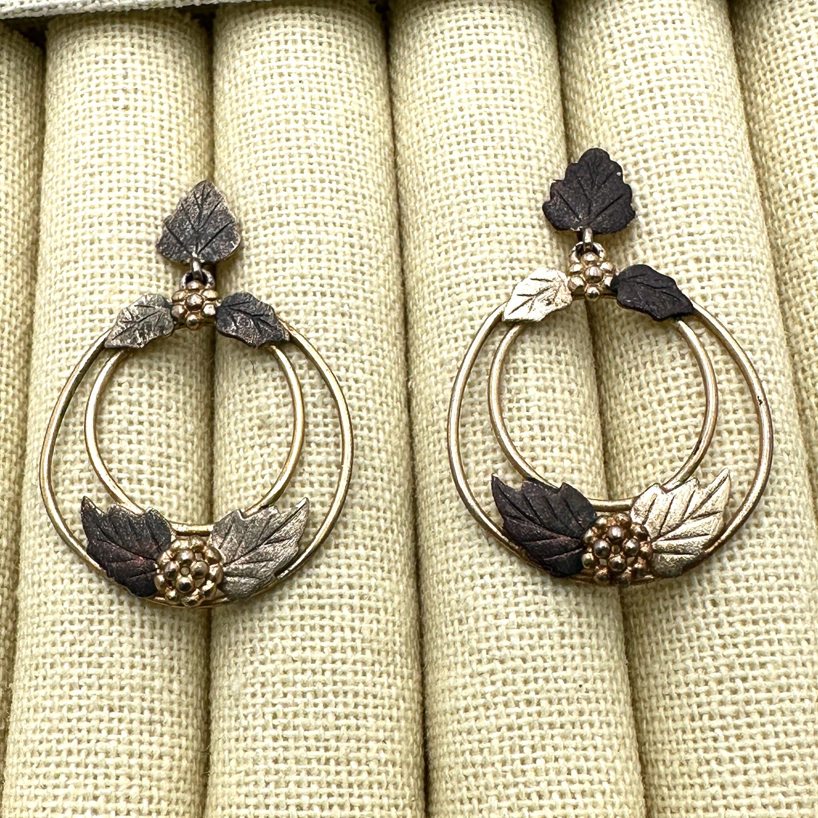 Black Hills Gold Sterling Silver Pierced Chandelier Earrings 2 Inch (1 of 2)