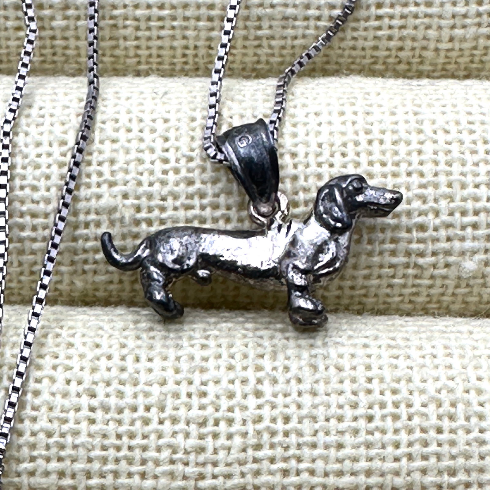 Sterling Silver Weiner Dog Pendant Necklace 17 Inch Chain (1 of 2)