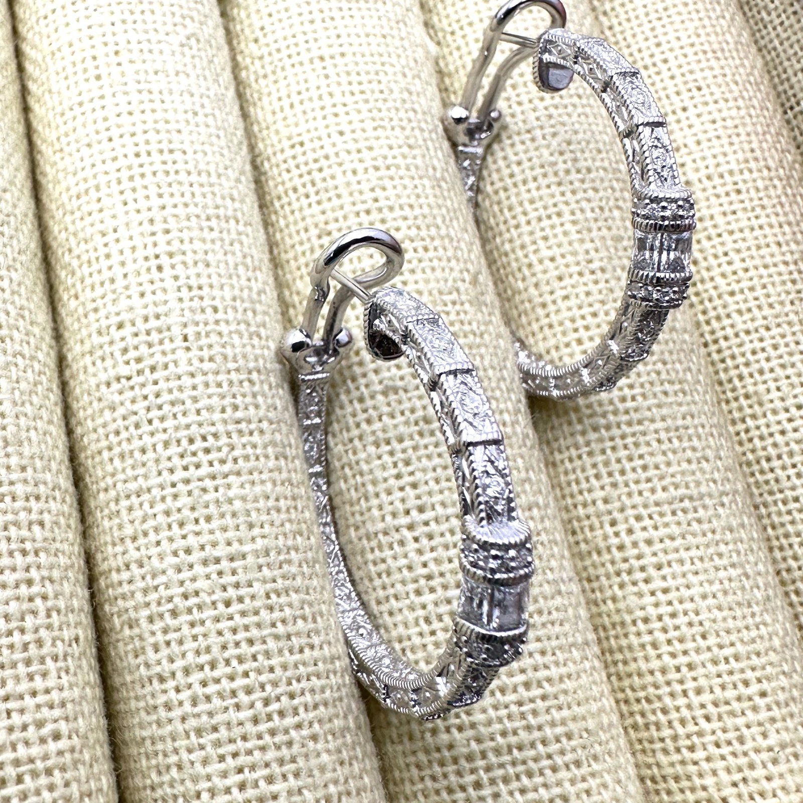 Judith Ripka Cubic Zirconia Sterling Silver Pierced Hoop Earrings 1.25 Inch Pristine Condition (1 of 3)