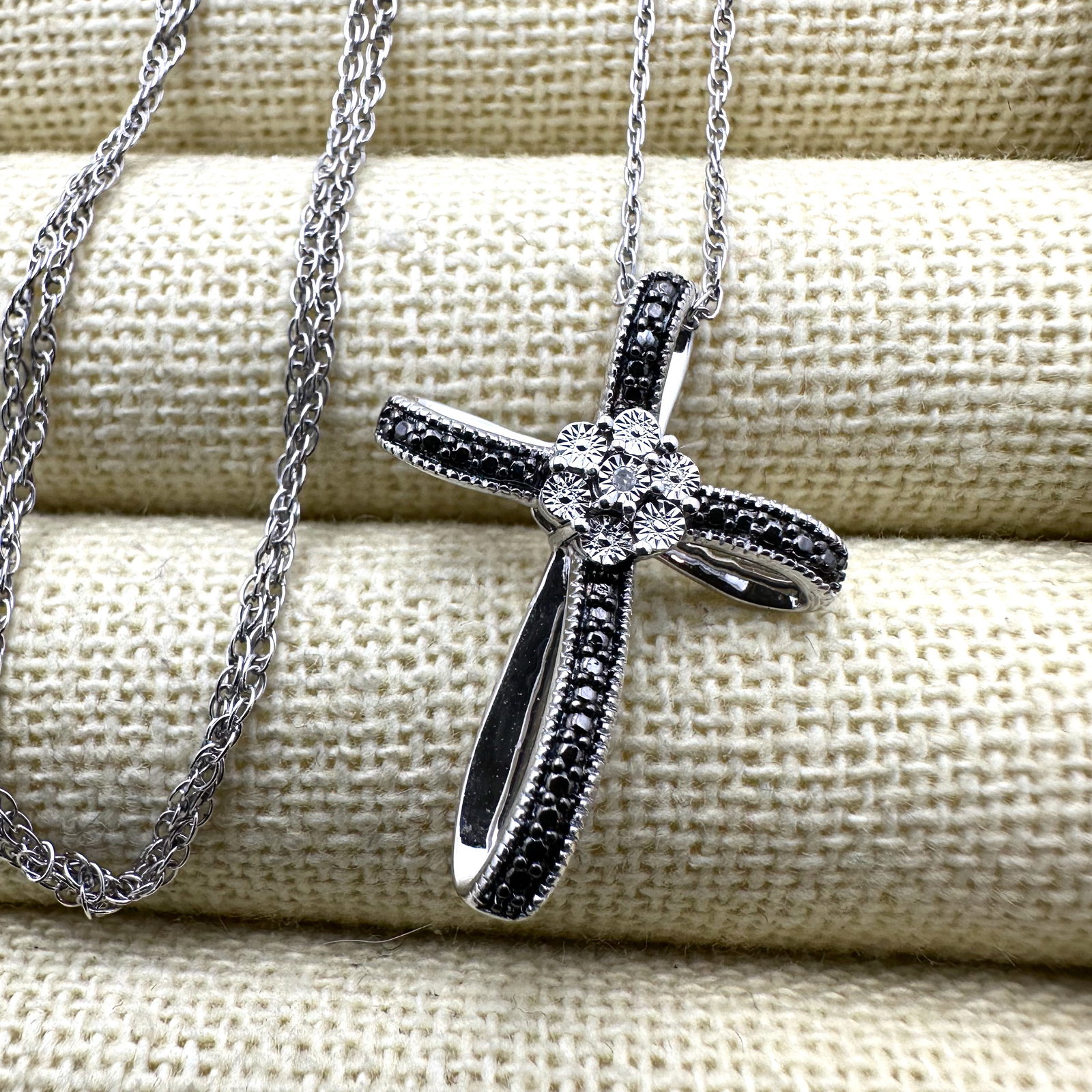 White And Black Diamond Accent Sterling Silver Cross Pendant Necklace 18 Inch Chain Original Tag (1 of 2)