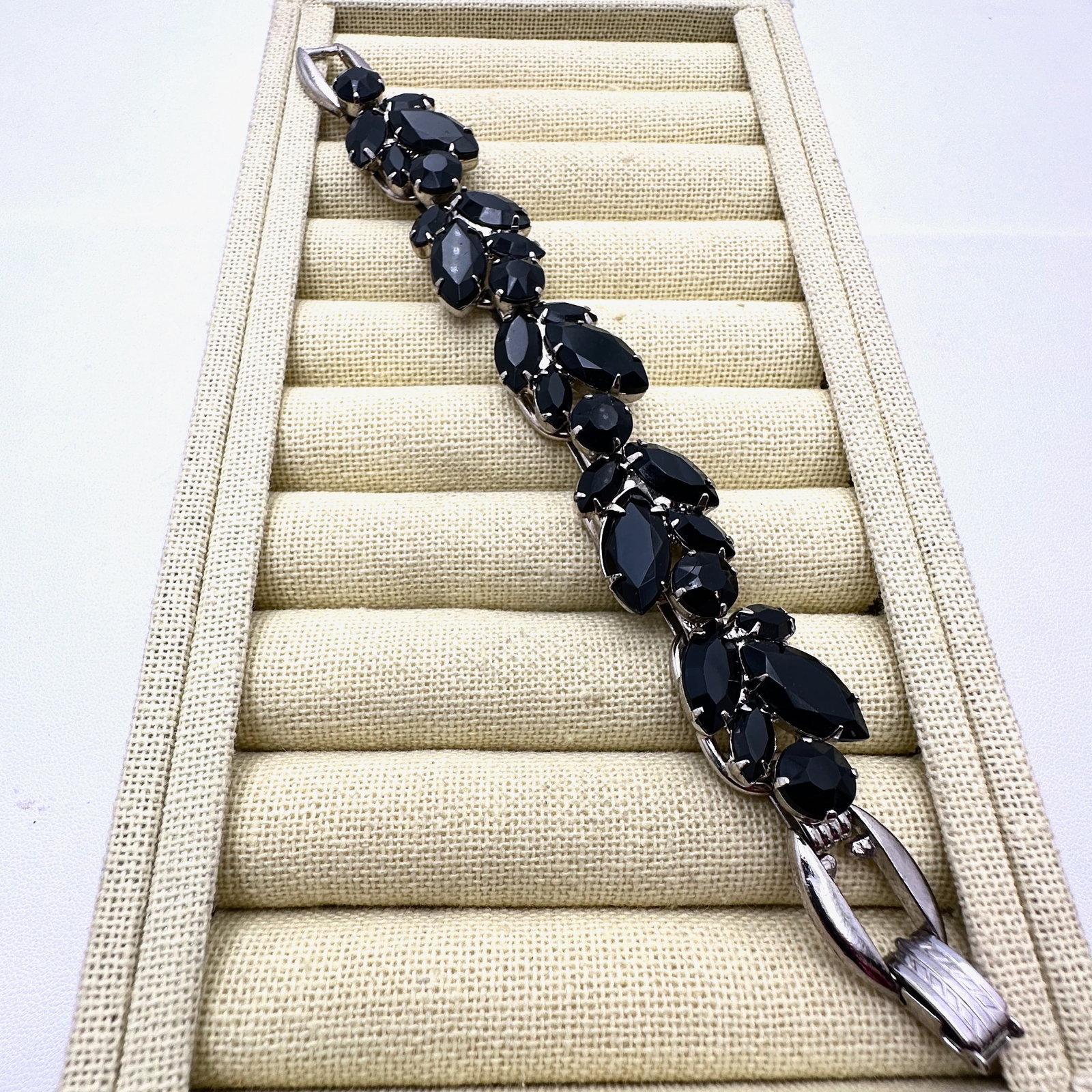 Vintage Juliana 5 Link Bracelet Black Glass Rhinestones 7 Inch Length: Vintage Juliana 5 Link Bracelet Black Glass Rhinestones 7 Inch Length