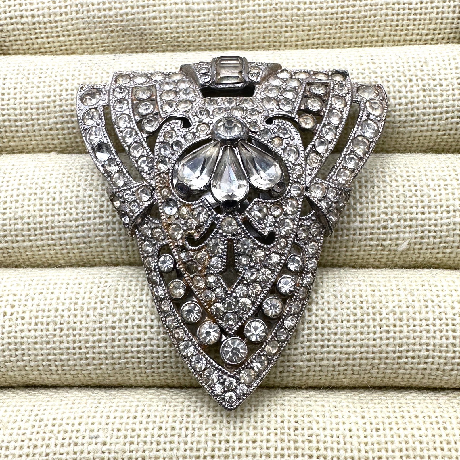 Antique Clear Glass Rhinestone Dress Fur Clip 2 Inch: Antique Clear Glass Rhinestone Dress Fur Clip 2 Inch