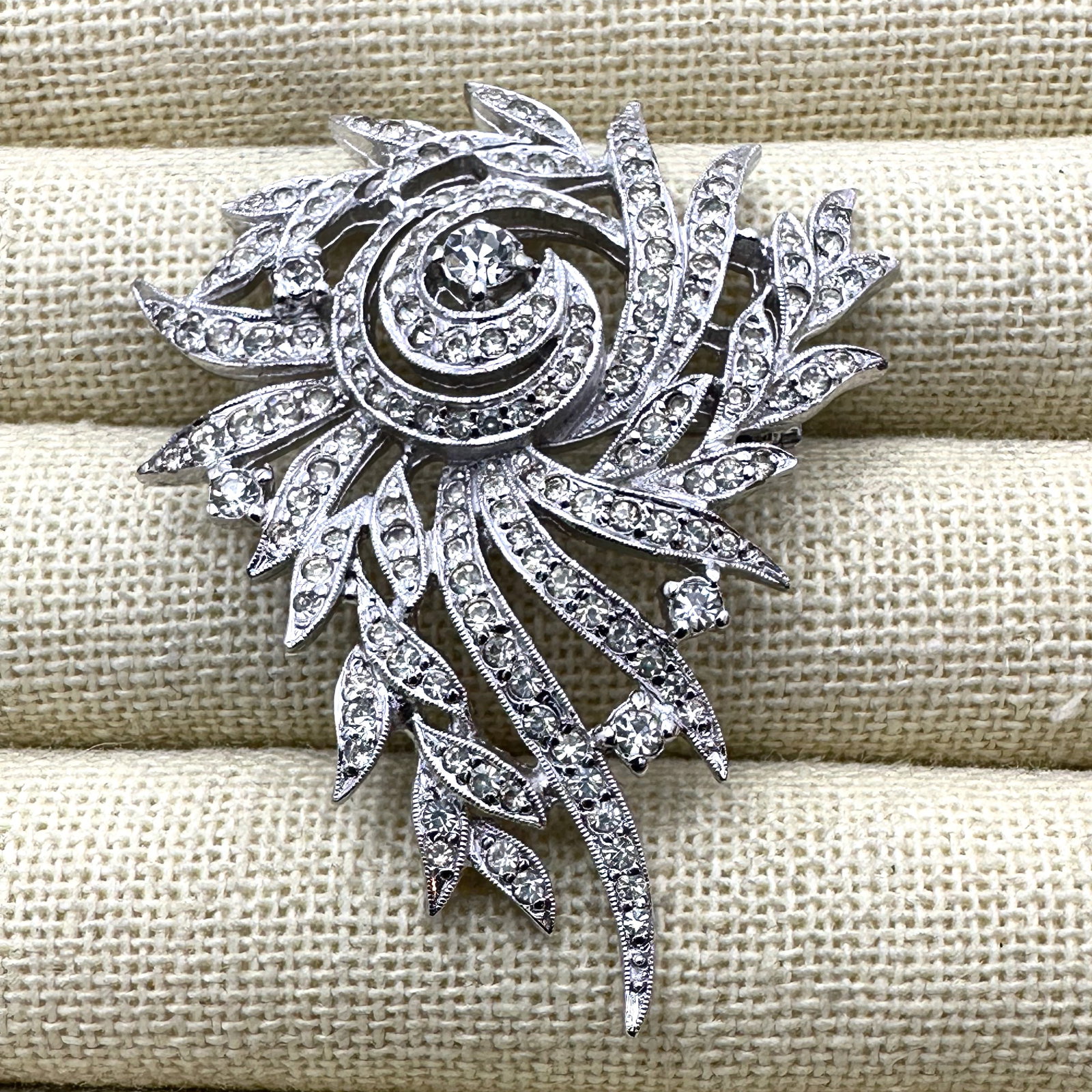 Vintage Polcini Clear Glass Rhinestone Rhodium Plated Silver Tone Brooch Pin 2 Inch (1 of 2)