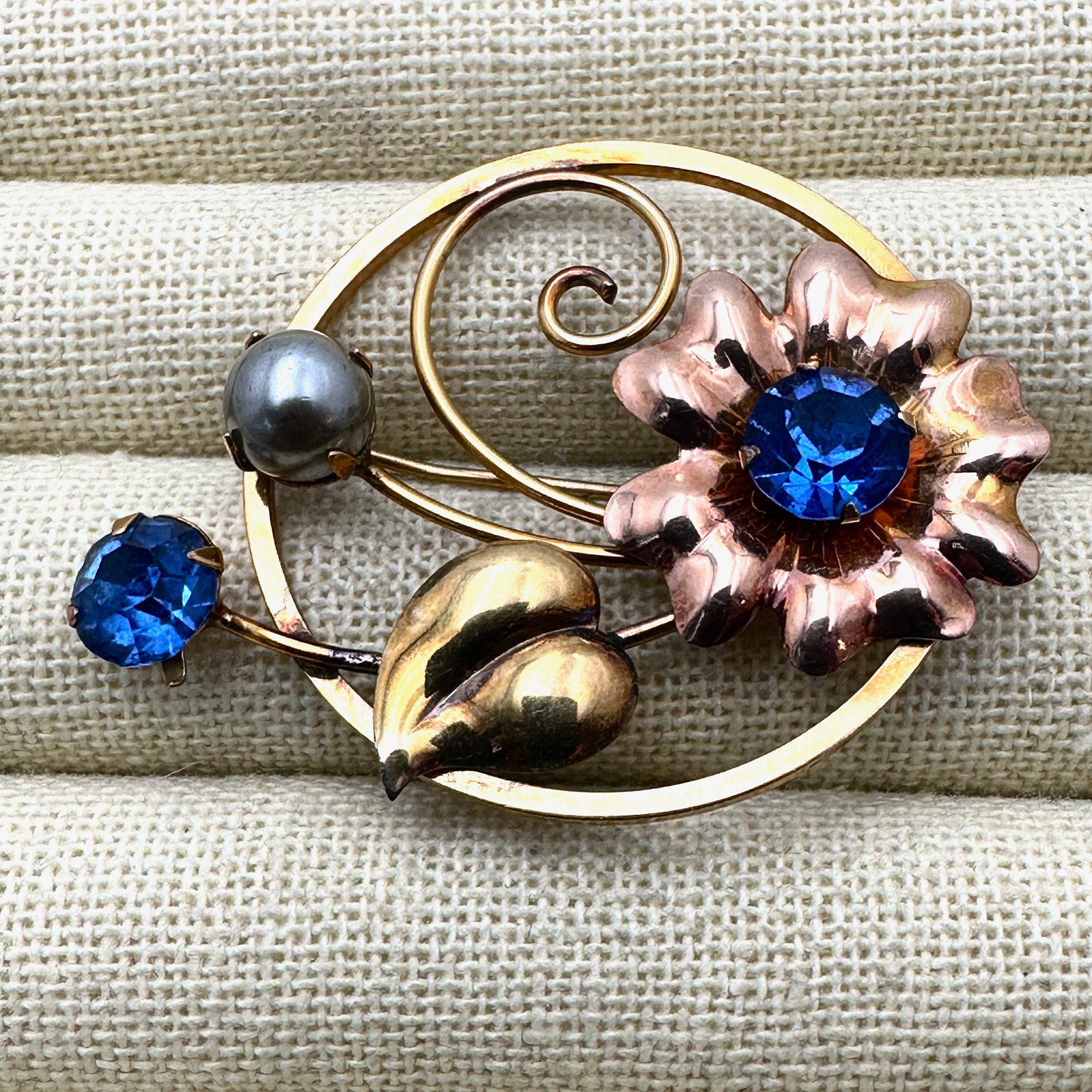 Vintage 12K Gold Filled Blue Glass Rhinestone Brooch Pin 2 Inch (1 of 2)