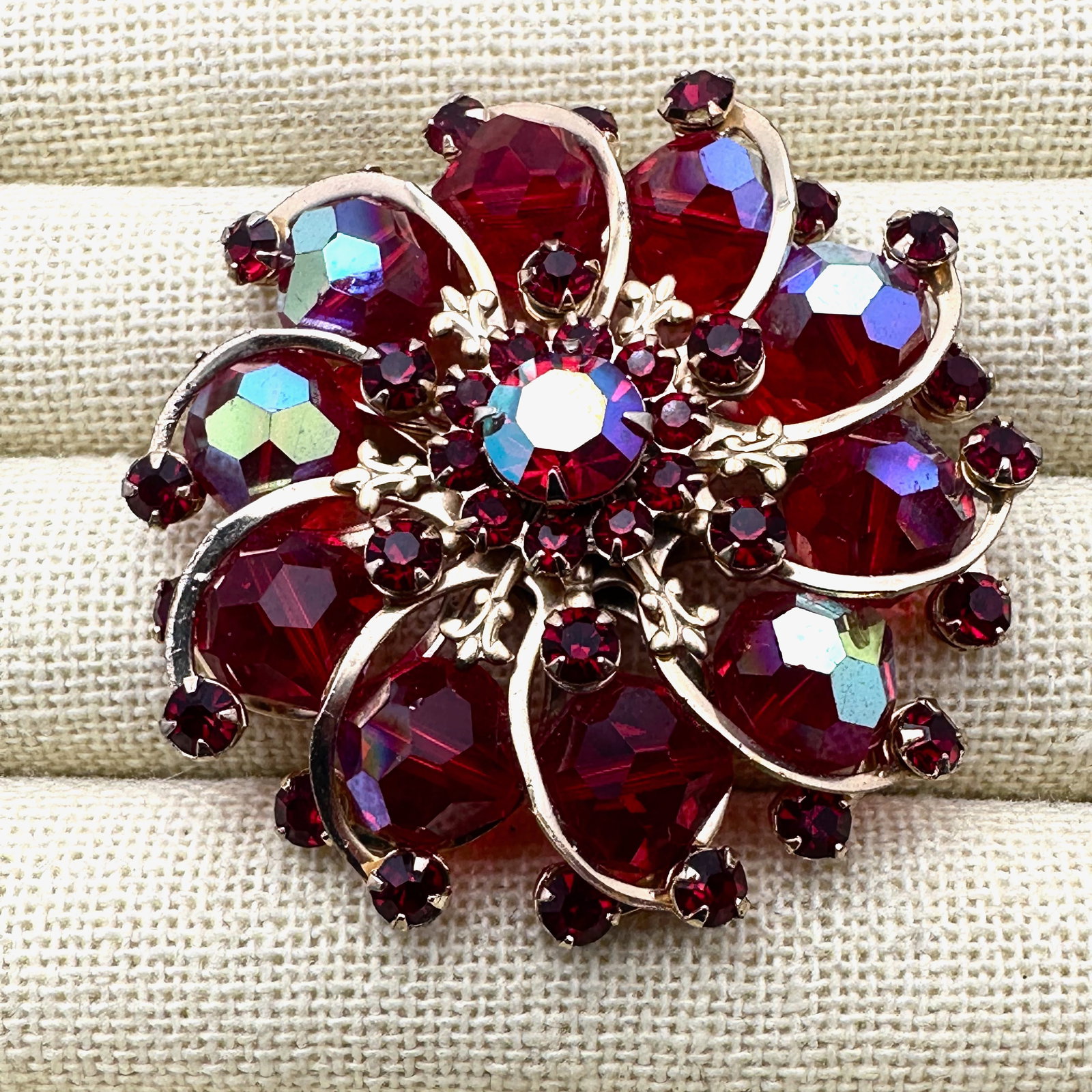 Vintage Red Glass Rhinestone Gold Tone Brooch Pin 2 Inch: Vintage Red Glass Rhinestone Gold Tone Brooch Pin 2 Inch