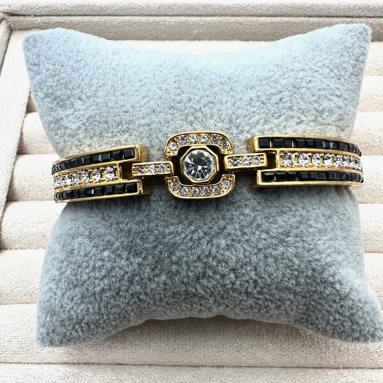 Vintage Camrose and Kross JBK Jackie Kennedy Blue and Clear Glass Rhinestone Gold Tone Bracelet 7.5: Vintage Camrose and Kross JBK Jackie Kennedy Blue and Clear Glass Rhinestone Gold Tone Bracelet 7.5 Inch