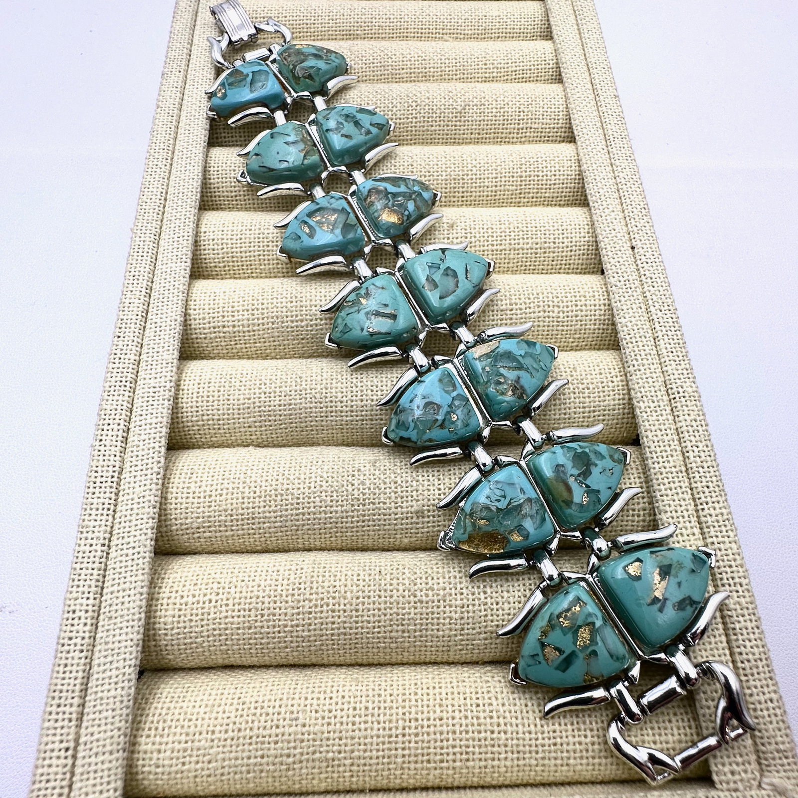 Vintage Coro Turquoise Colored Thermoset Silver Tone Bracelet 7 Inch (1 of 2)