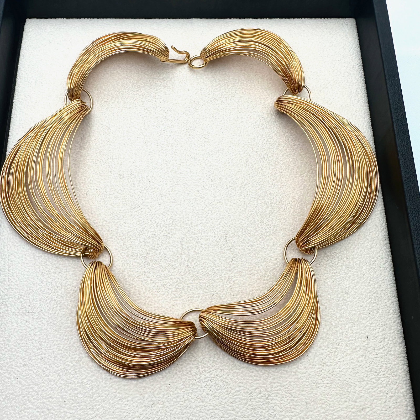 Vintage Yellow Gold Plated Choker Necklace 16 Inch Unusual Design: Vintage Yellow Gold Plated Choker Necklace 16 Inch Unusual Design