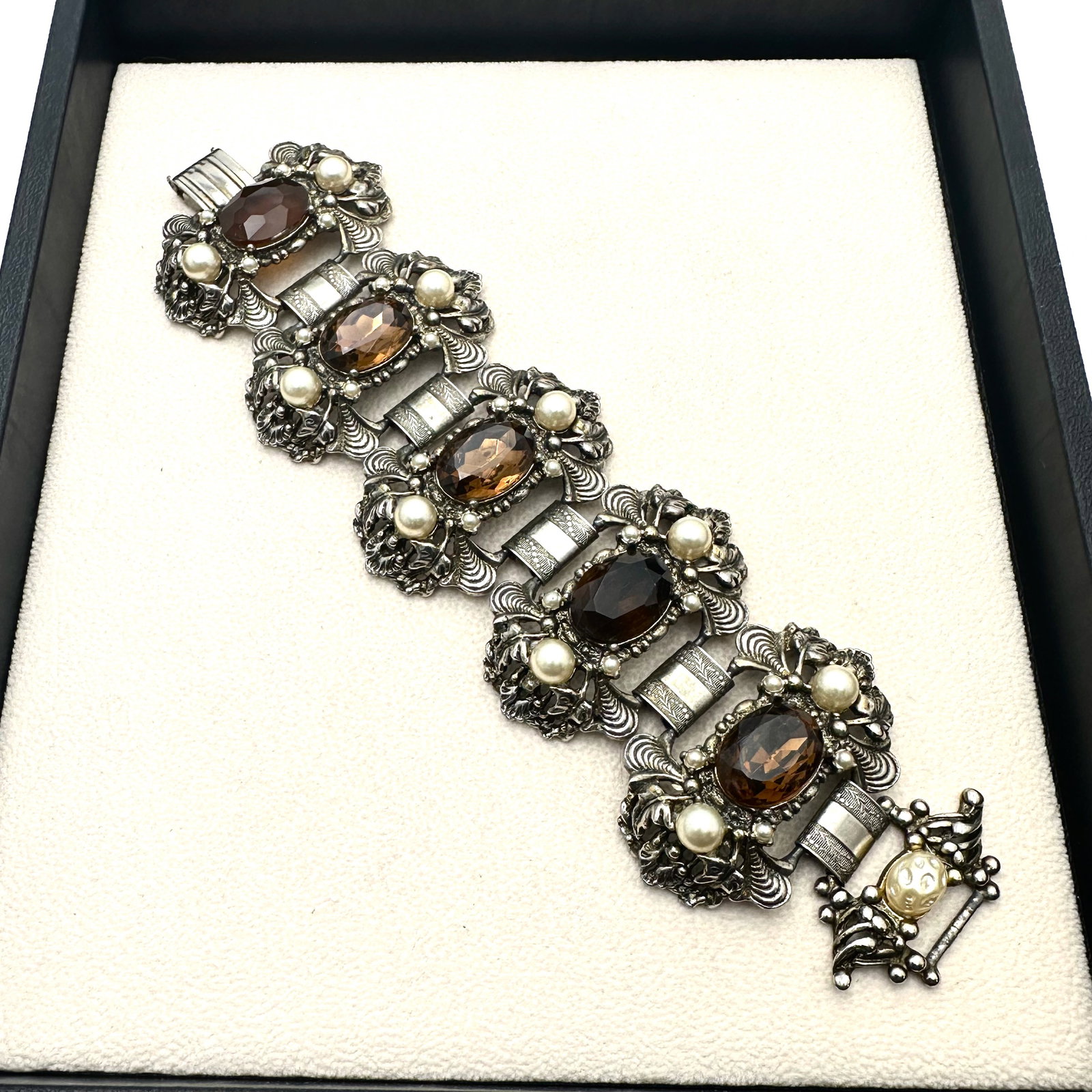 Vintage Wide Gold Tone Book Chain Bracelet Amber Glass Rhinestone Faux Pearl 7.5 Inch: Vintage Wide Gold Tone Book Chain Bracelet Amber Glass Rhinestone Faux Pearl 7.5 Inch