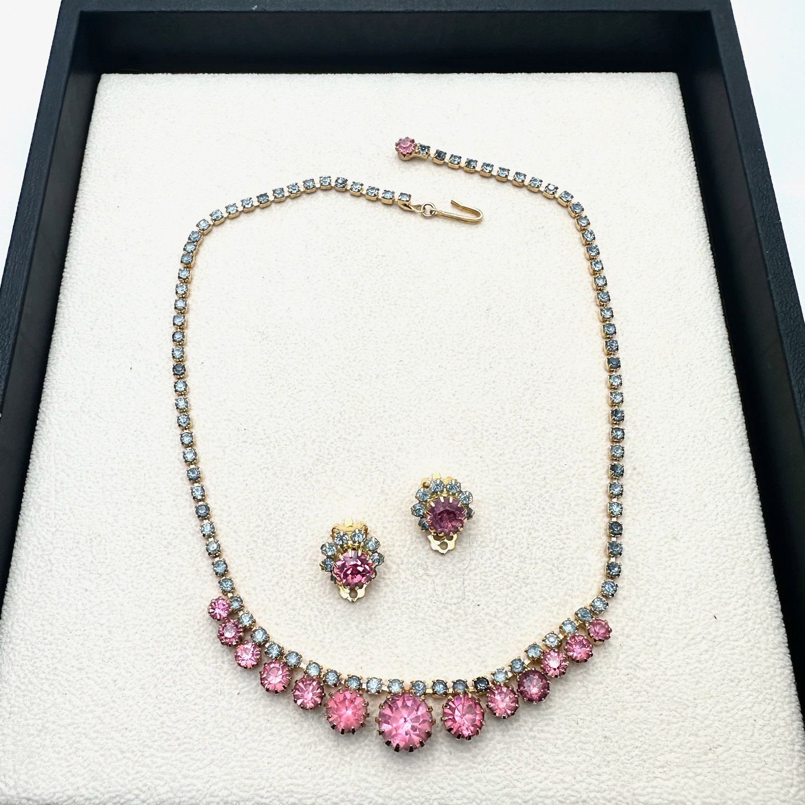 Vintage Pink and Blue Glass Rhinestone Gold tone Necklace and Clip Earrings Set: Vintage Pink and Blue Glass Rhinestone Gold tone Necklace and Clip Earrings Set