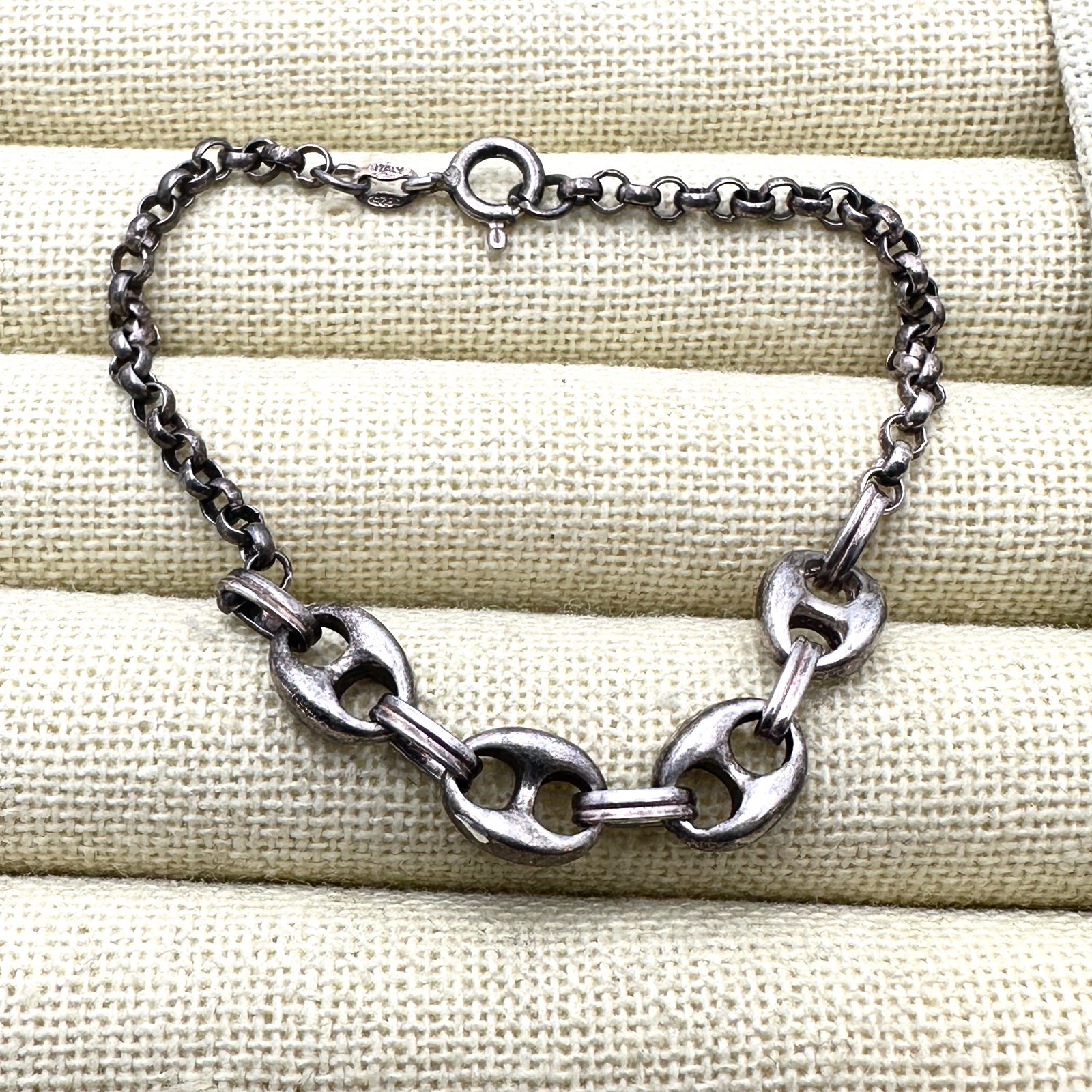 Italy Sterling Silver Knot Bracelet 7 Inch Length: Italy Sterling Silver Knot Bracelet 7 Inch Length