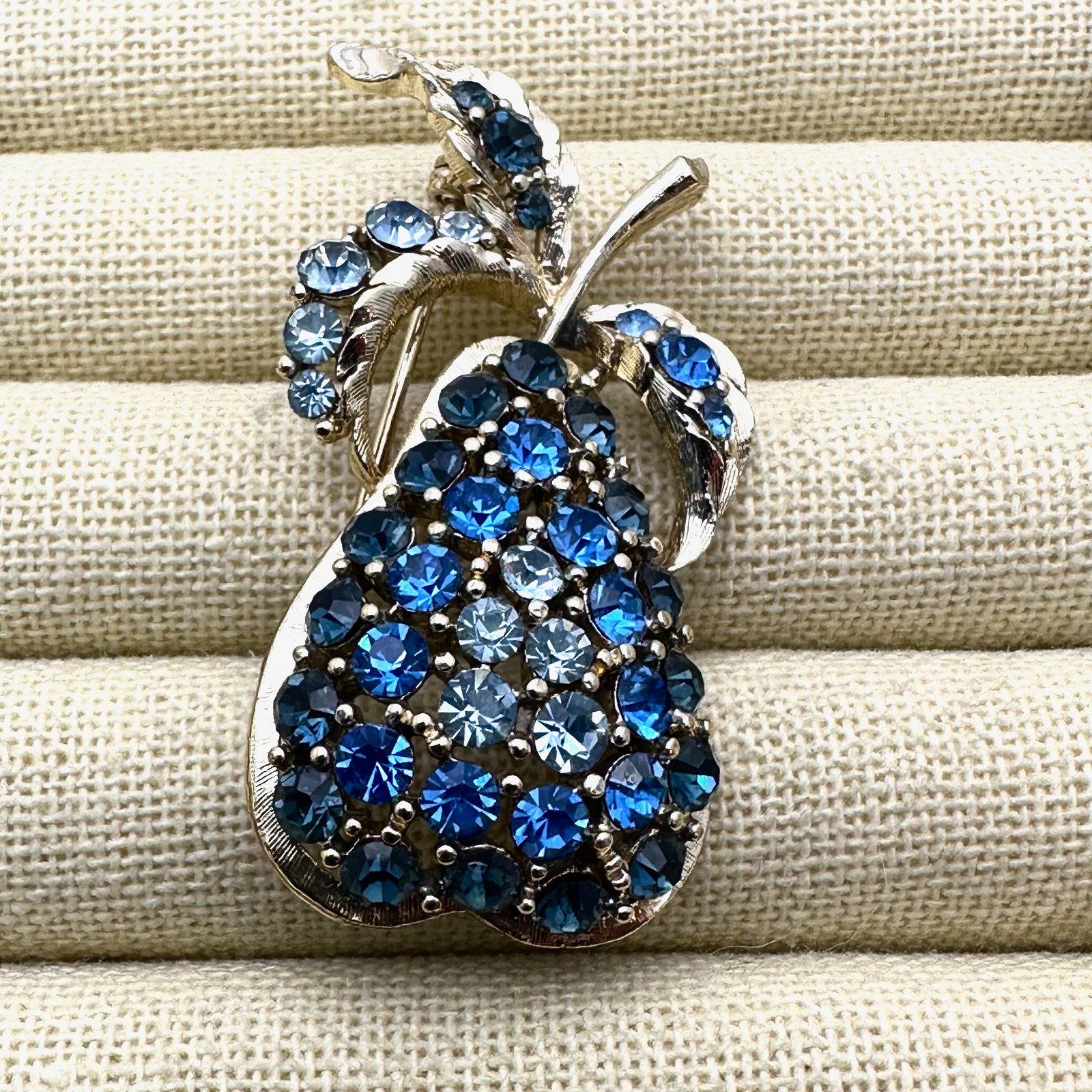 Vintage Blue Glass Rhinestone Gold Tone Fruit Brooch Pin 2 Inch: Vintage Blue Glass Rhinestone Gold Tone Fruit Brooch Pin 2 Inch