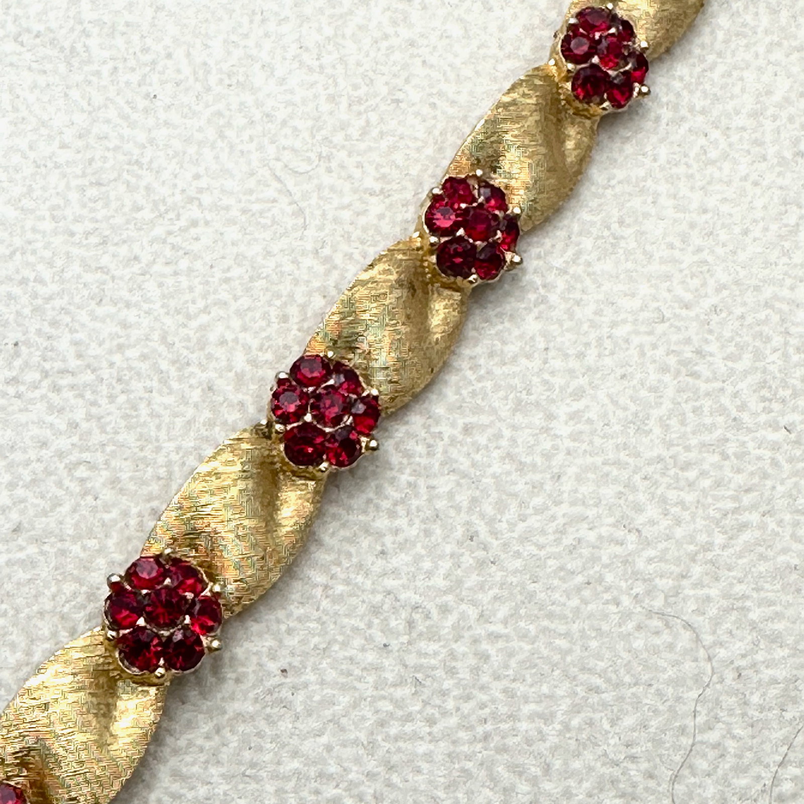Vintage Trifari Red Glass Rhinestone Gold Tone Bracelet 7 Inch: Vintage Trifari Red Glass Rhinestone Gold Tone Bracelet 7 Inch