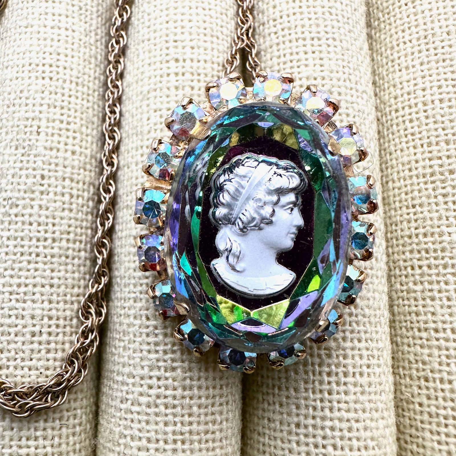 Vintage Tara Intaglio Glass Cameo Rhinestone Gold Tone Pendant Pin Necklace 16 Inch Chain: Vintage Tara Intaglio Glass Cameo Rhinestone Gold Tone Pendant Pin Necklace 16 Inch Chain