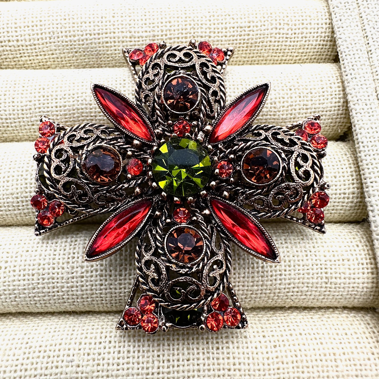 Vintage Emmons Red and Green Glass Rhinestone Gold Tone Maltese Cross Brooch Pin 2.5 Inch: Vintage Emmons Red and Green Glass Rhinestone Gold Tone Maltese Cross Brooch Pin 2.5 Inch