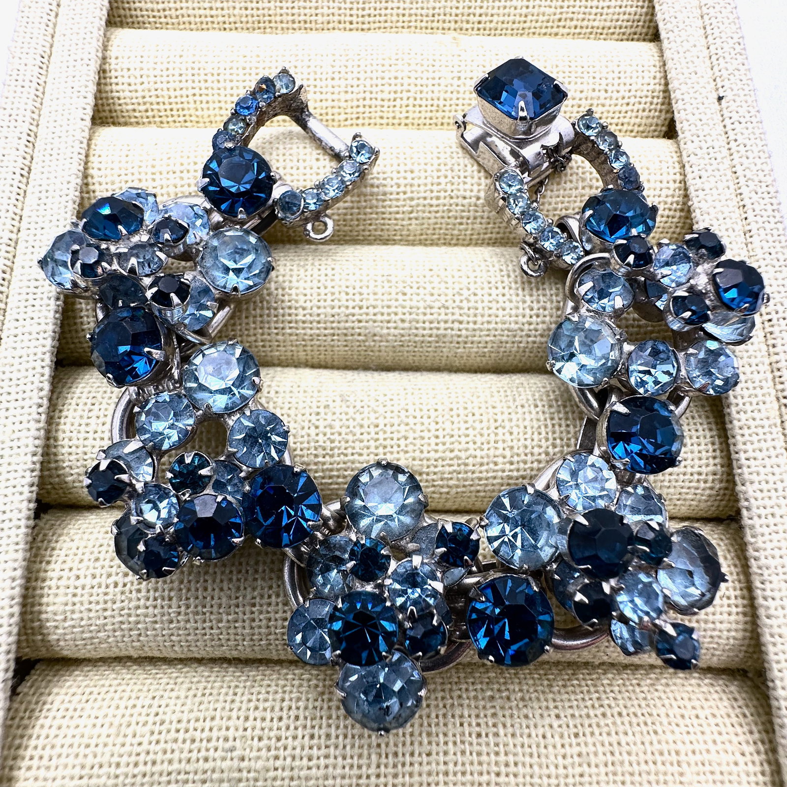 Vintage Juliana Blue Glass Rhinestone Silver Tone Five Link Bracelet 7 Inch (1 of 2)