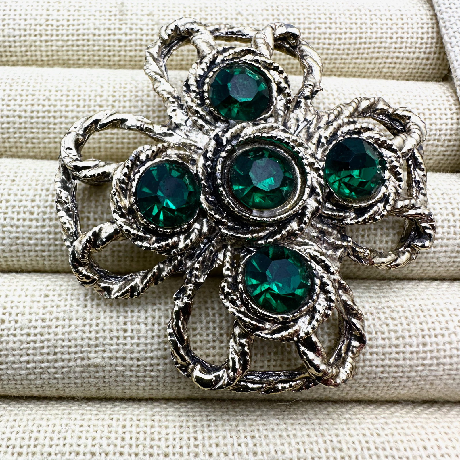 Vintage Green Glass Rhinestone Gold Tone Maltese Cross Brooch Pin 2.5 Inch: Vintage Green Glass Rhinestone Gold Tone Maltese Cross Brooch Pin 2.5 Inch
