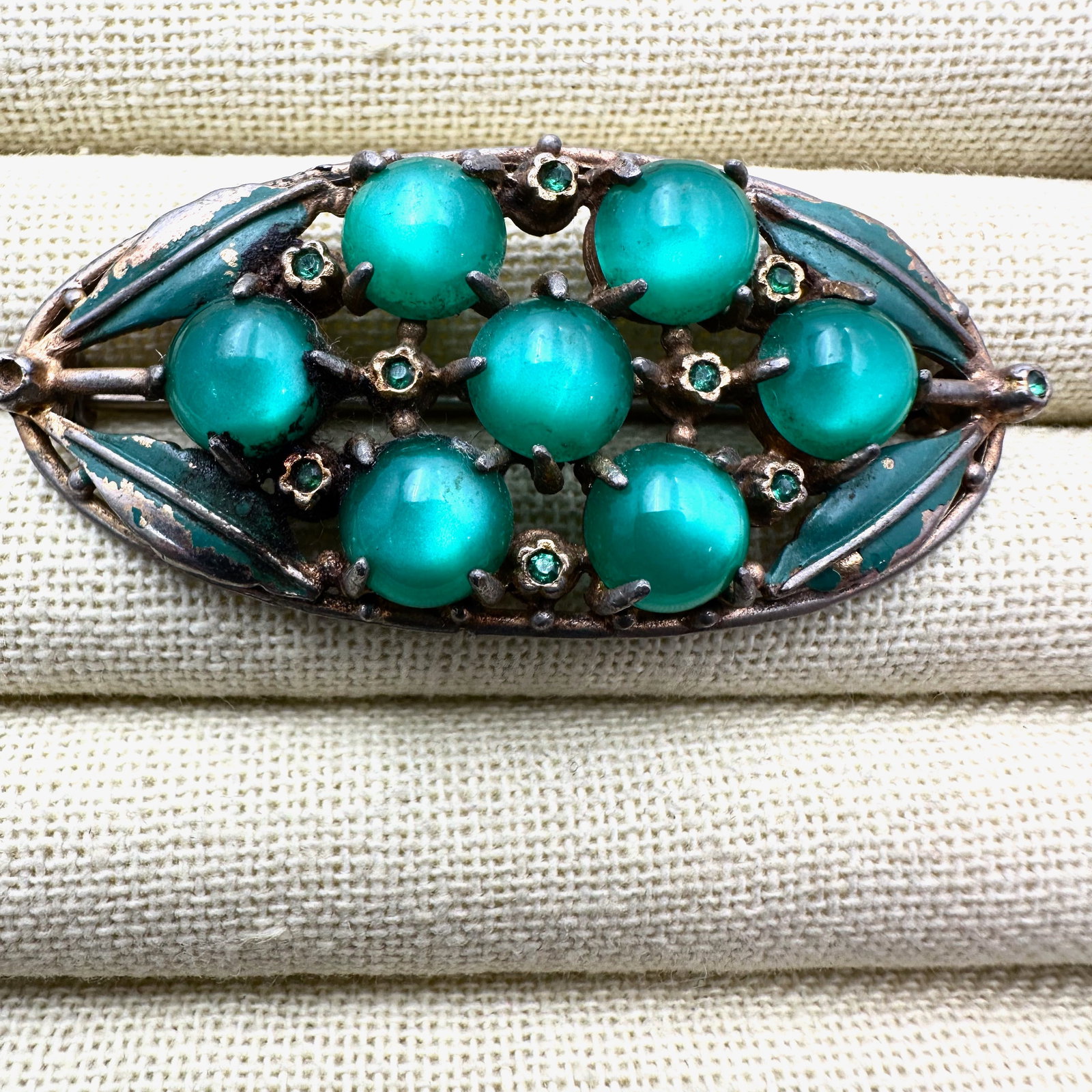 Vintage Green Moonglow Cabochon Gold Tone Enamel Brooch Pin 2.5 Inch: Vintage Green Moonglow Cabochon Gold Tone Enamel Brooch Pin 2.5 Inch