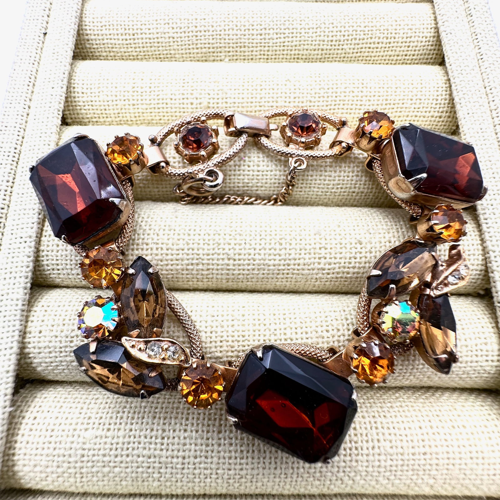 Vintage Amber Colored Glass Rhinestone Gold Tone Bracelet 7 Inch (1 of 2)