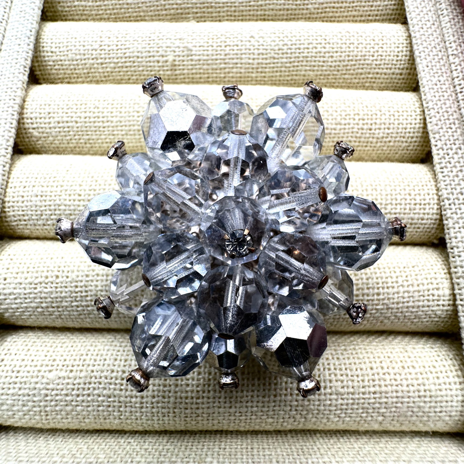Vintage Aurora Borealis Glass Bead Silver Tone Brooch Pin 2 Inch: Vintage Aurora Borealis Glass Bead Silver Tone Brooch Pin 2 Inch