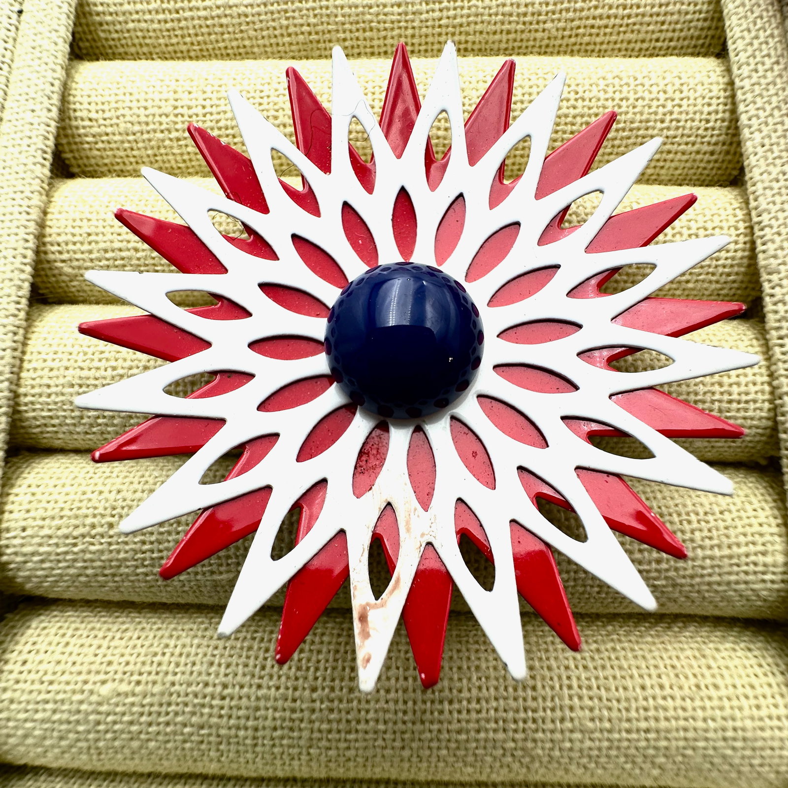 Vintage Mid Century Red White Blue Enamel Flower Brooch Pin 2.25 Inch: Vintage Mid Century Red White Blue Enamel Flower Brooch Pin 2.25 Inch