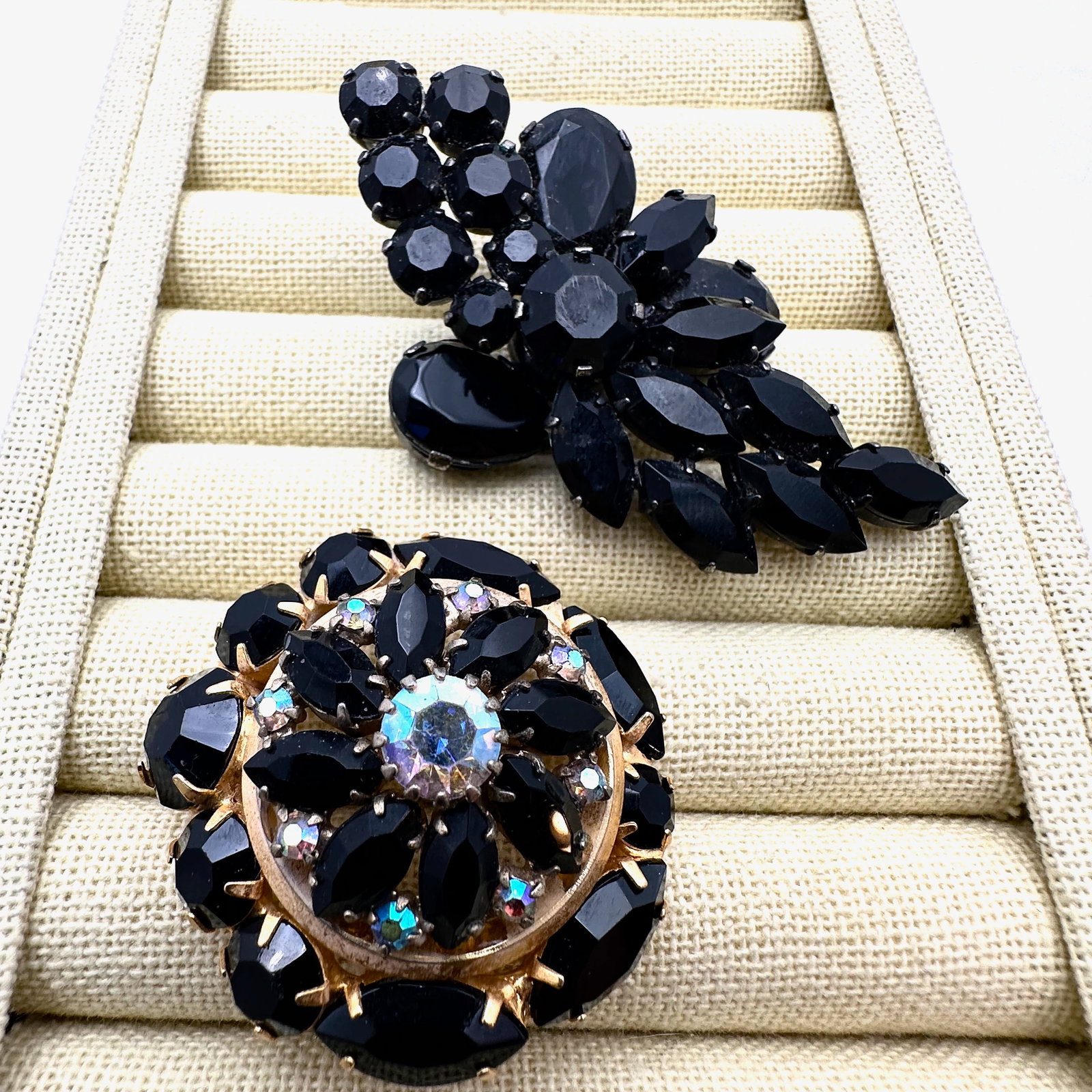 Vintage Lot of Two Black Glass Rhinestone Brooches Pins (1 of 2)