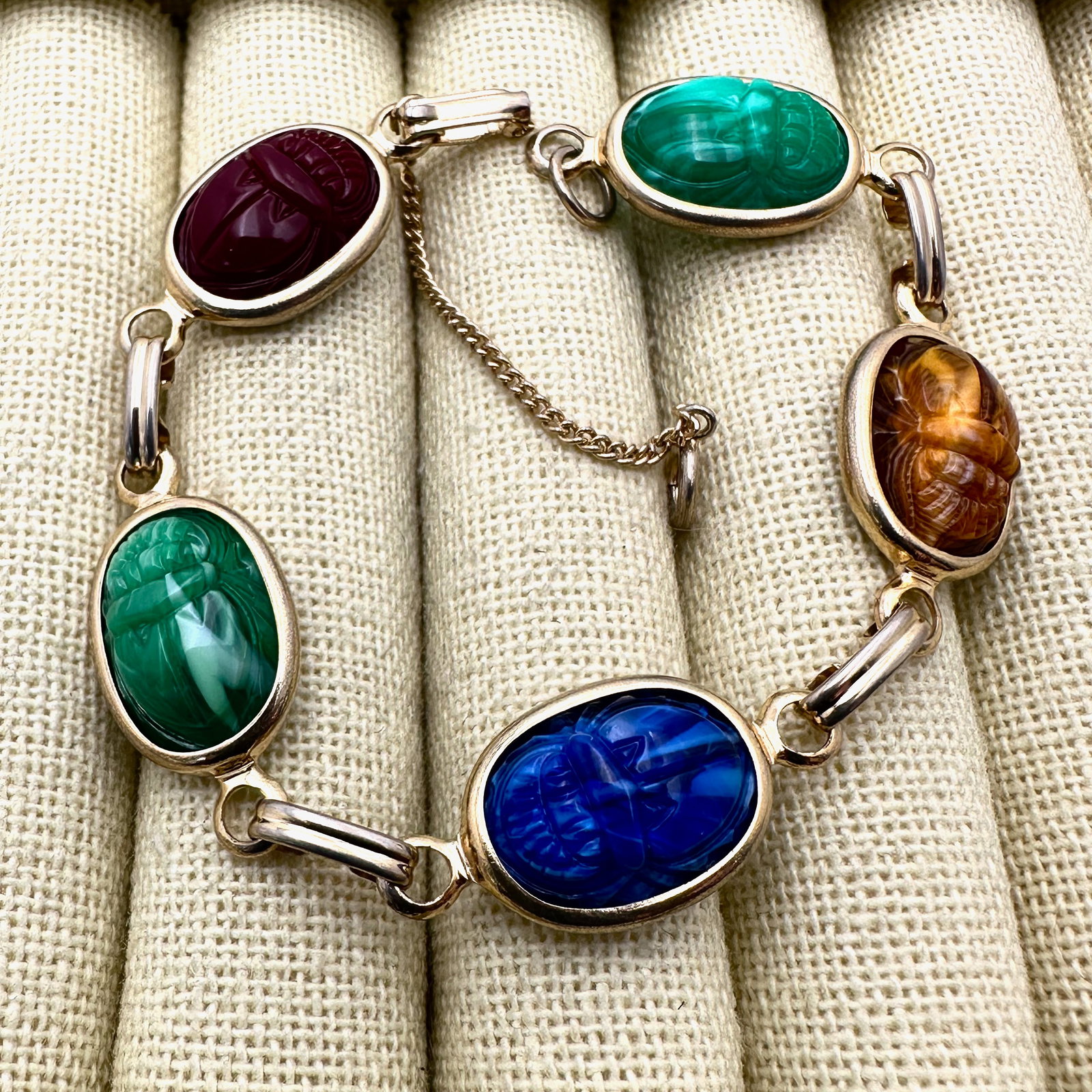 Vintage Scarab Bracelet Gold Tone 7 Inch: Vintage Scarab Bracelet Gold Tone 7 Inch