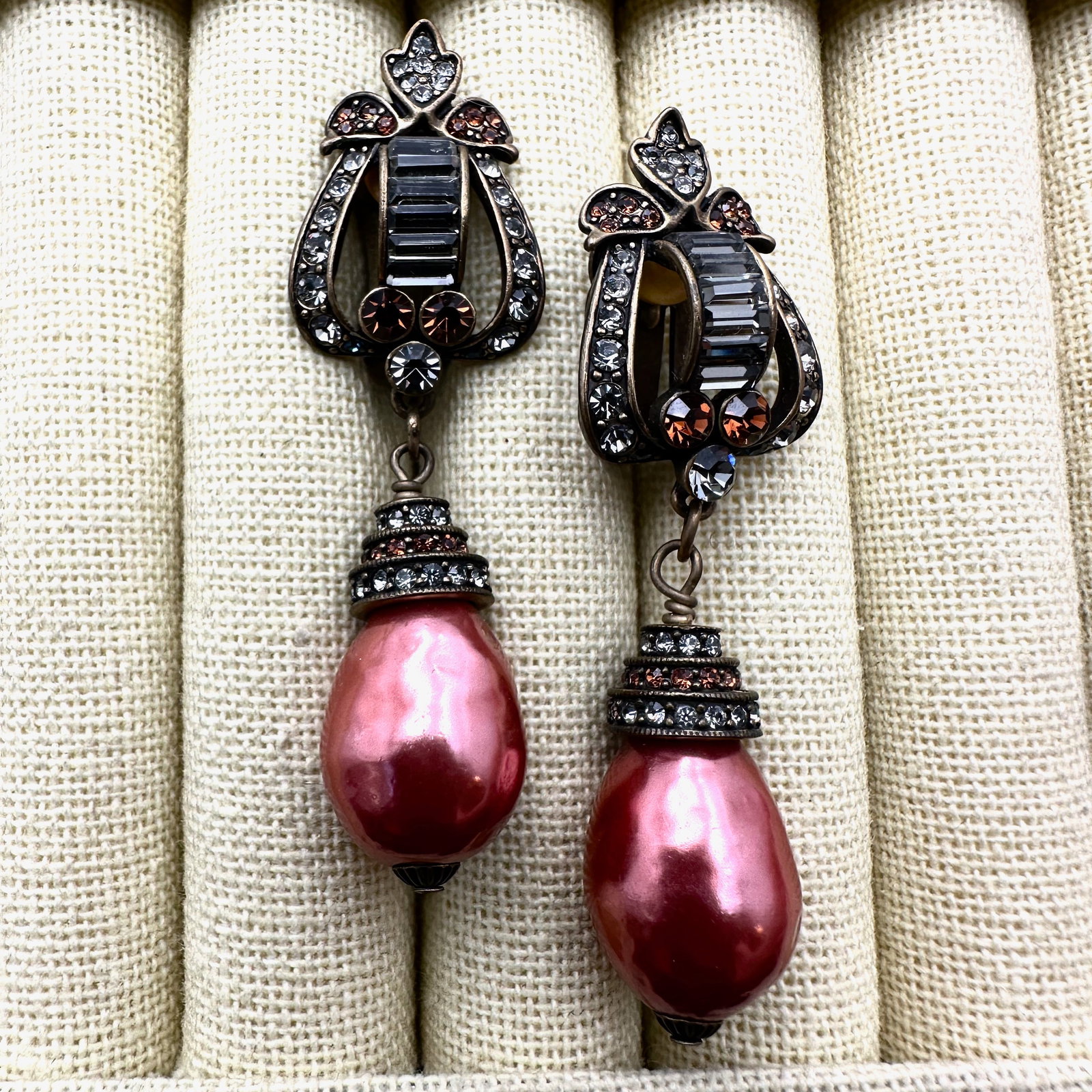 Heidi Daus Pink Faux Pearl Crystal Bronze Tone Clip Earrings 2.5 Inch (1 of 2)