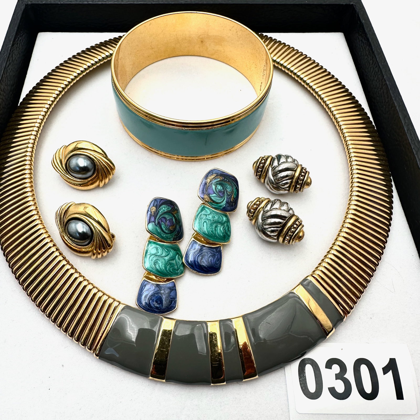 Vintage Grey Gold Enamel Choker Necklace Coordinating Earrings and Bangle Bracelet: Vintage Grey Gold Enamel Choker Necklace Coordinating Earrings and Bangle Bracelet