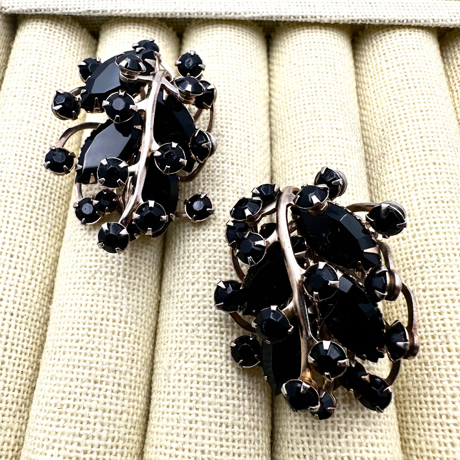 Vintage Black Glass Rhinestone Silver Tone Clip Earrings Unsigned Judy Lee or Beau Jewels?: Vintage Black Glass Rhinestone Silver Tone Clip Earrings Unsigned Judy Lee or Beau Jewels?