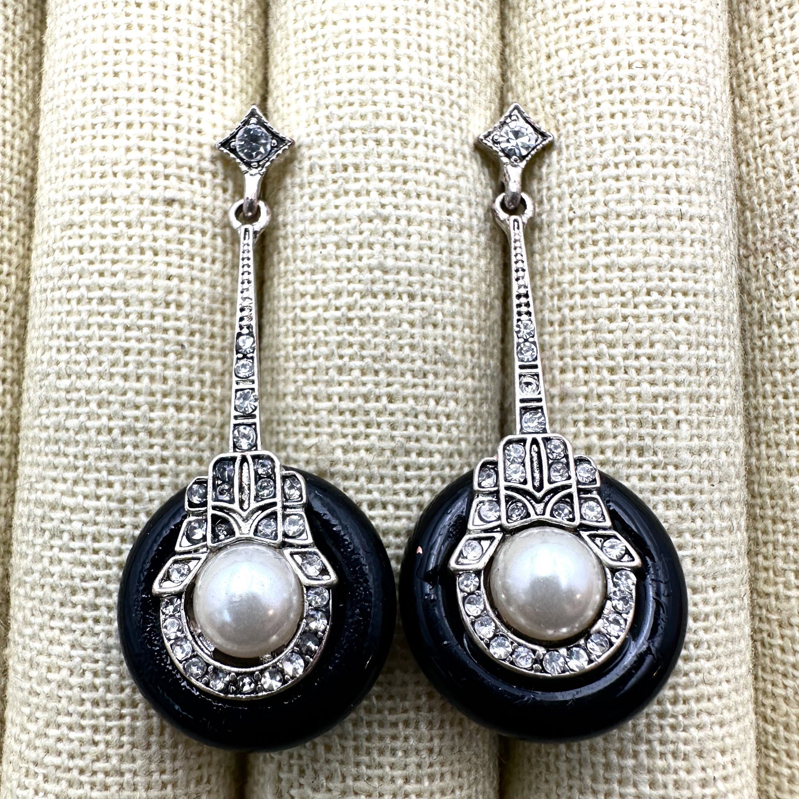 Art Deco Style Earrings Black Pearl and Silver Tone Pierced Earrings 1.75 Inch: Art Deco Style Earrings Black Pearl and Silver Tone Pierced Earrings 1.75 Inch
