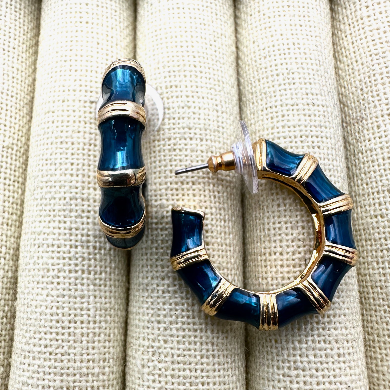 Vintage Kenneth Jay Lane KJL Blue Enamel Gold Tone 1 Inch Hoop Pierced Earrings: Vintage Kenneth Jay Lane KJL Blue Enamel Gold Tone 1 Inch Hoop Pierced Earrings