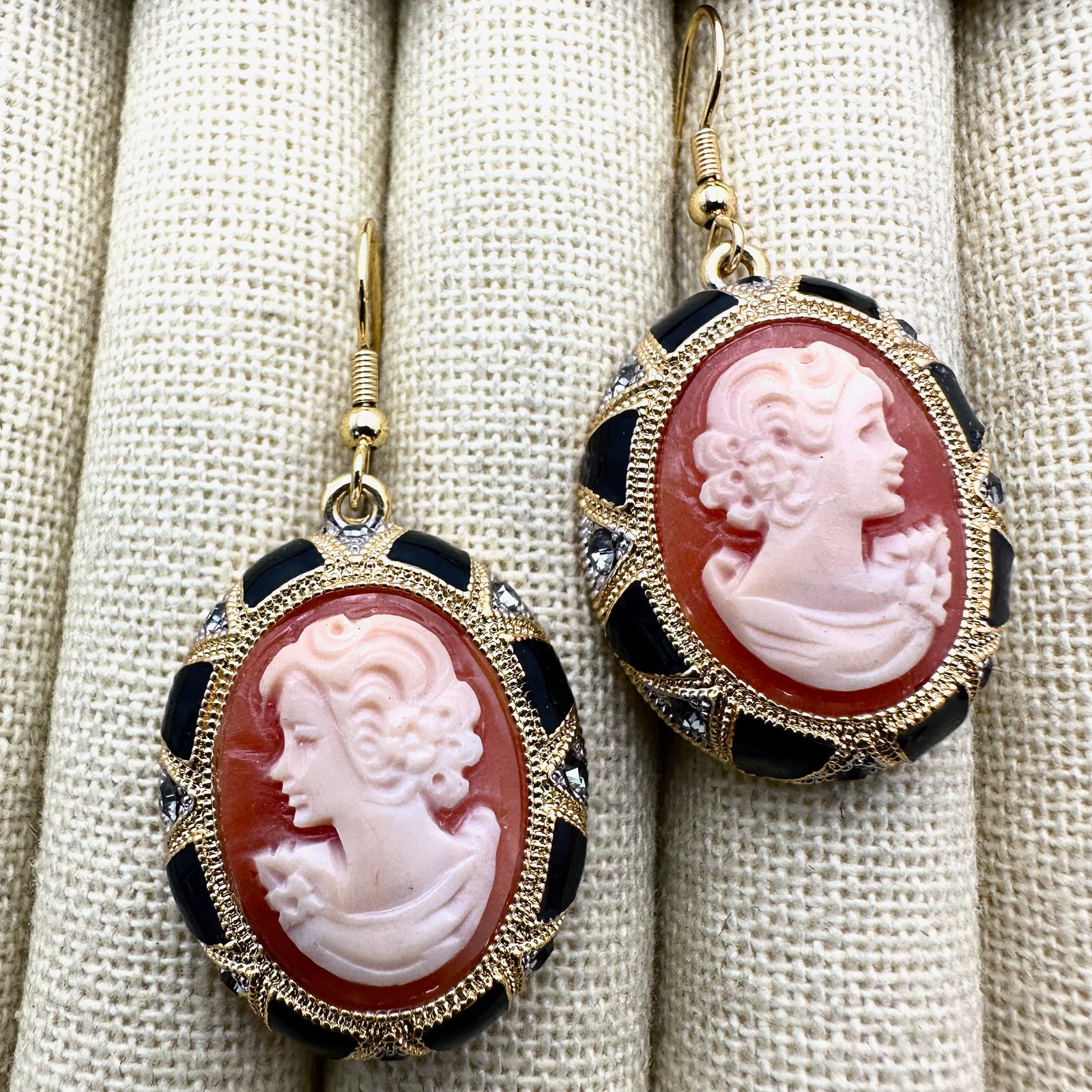 Amedeo Carved Shell Cameo Gold Tone Pierced Earrings 1.75 Inch (1 of 2)