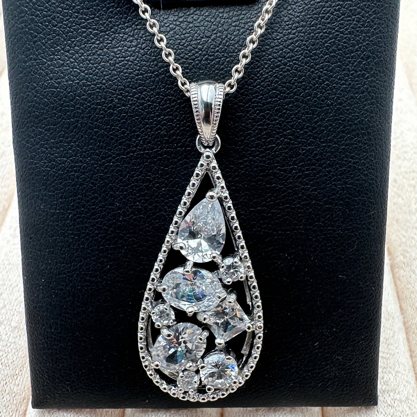 Clear Cubic Zirconia Cluster Pendant Sterling Silver Necklace 17 Inch Chain (1 of 2)