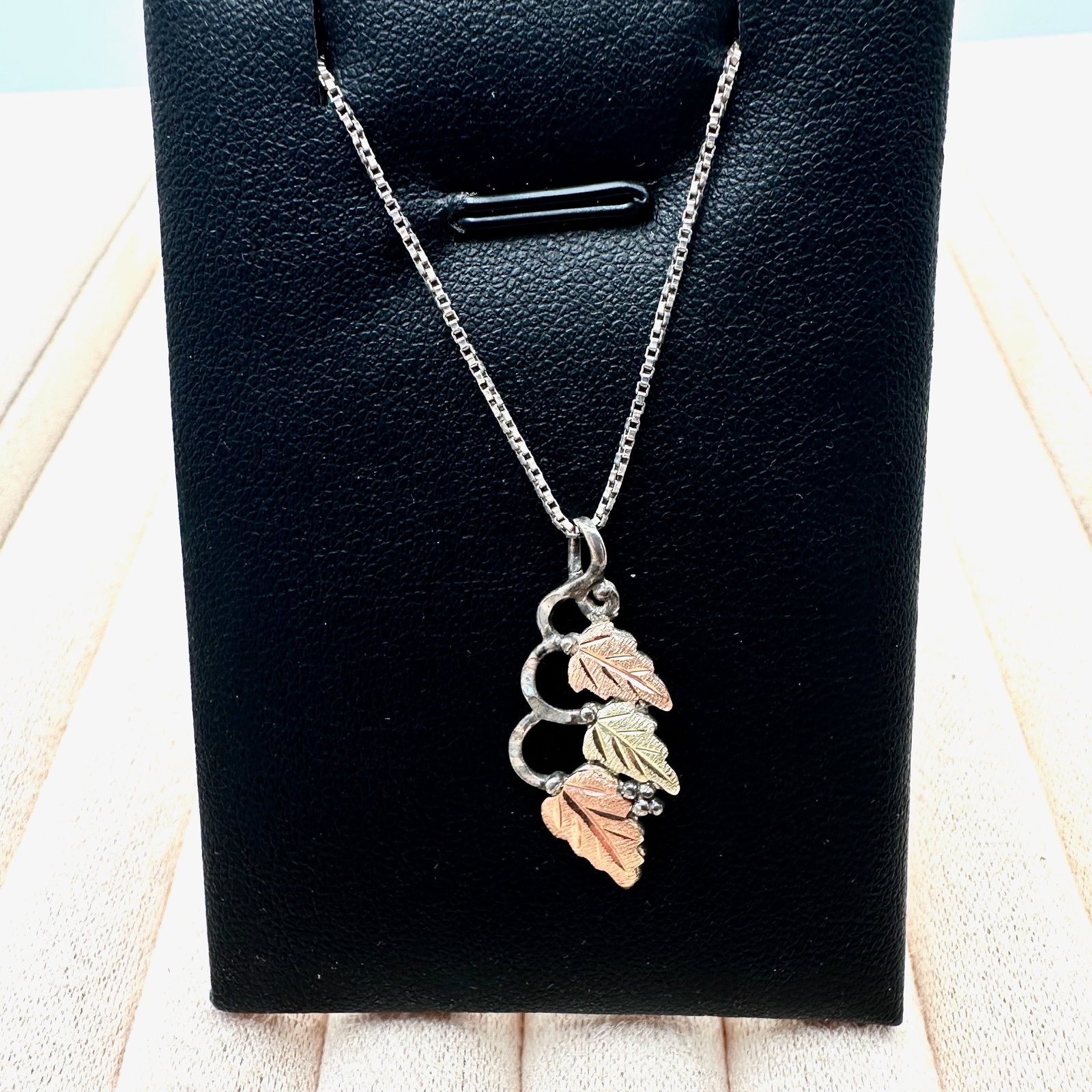 Black Hills Gold Tri Tone Sterling Silver Pendant Necklace 20 Inch Chain: Black Hills Gold Tri Tone Sterling Silver Pendant Necklace 20 Inch Chain
