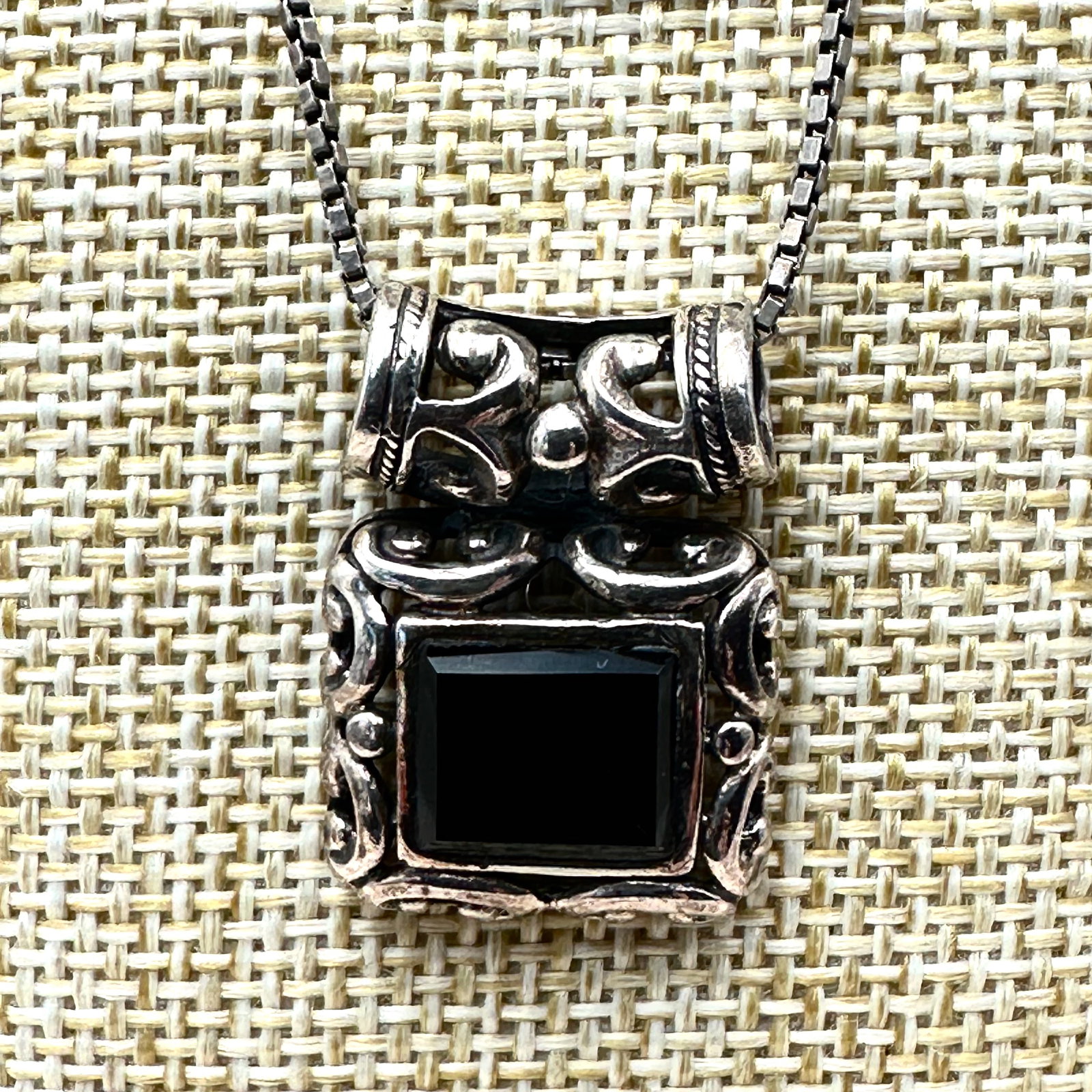 Black Onyx Sterling Silver Pendant Necklace 18 Inch Chain: Black Onyx Sterling Silver Pendant Necklace 18 Inch Chain