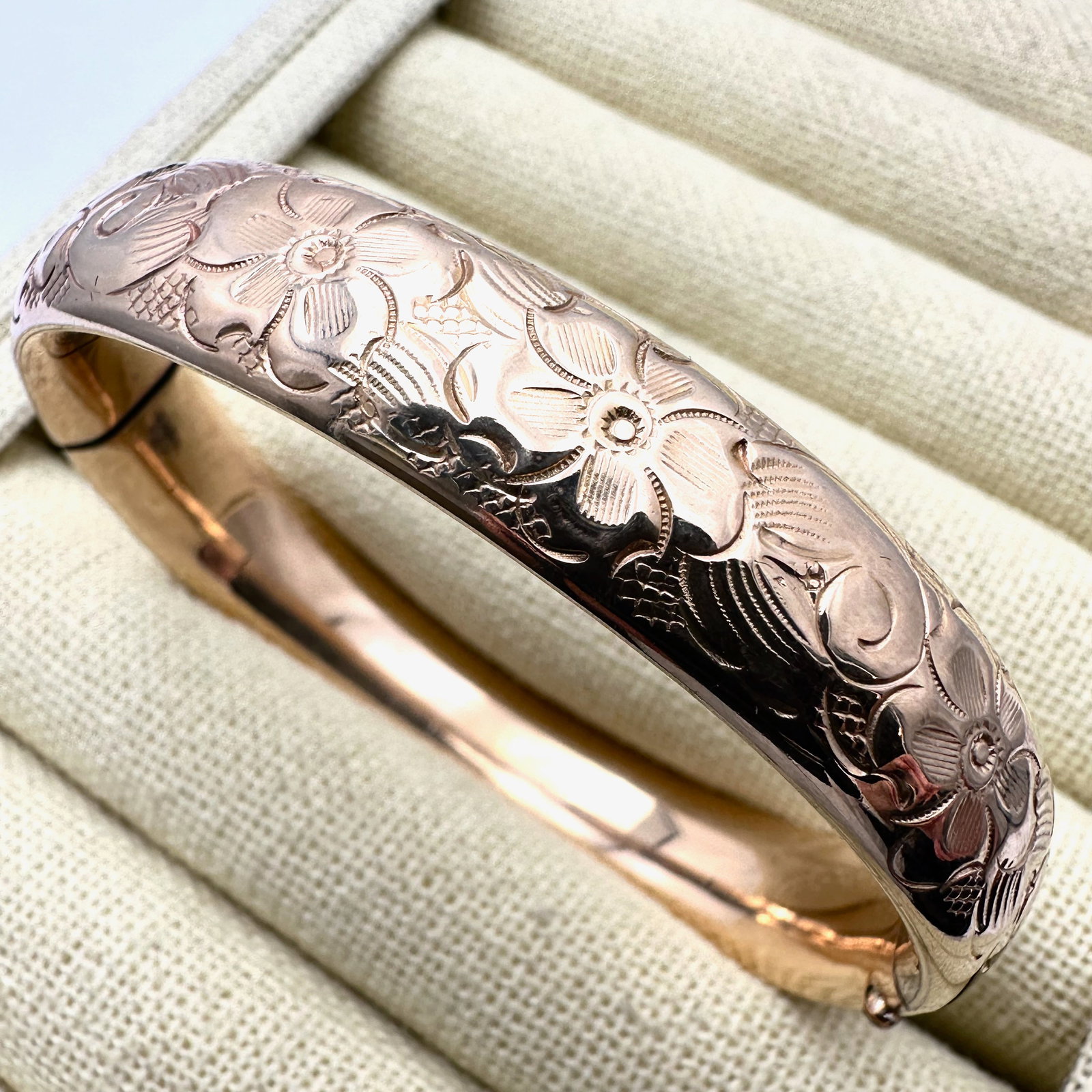 Antique Gold Filled Hinged Bangle Bracelet Floral Design 6.5 Inch (1 of 2)