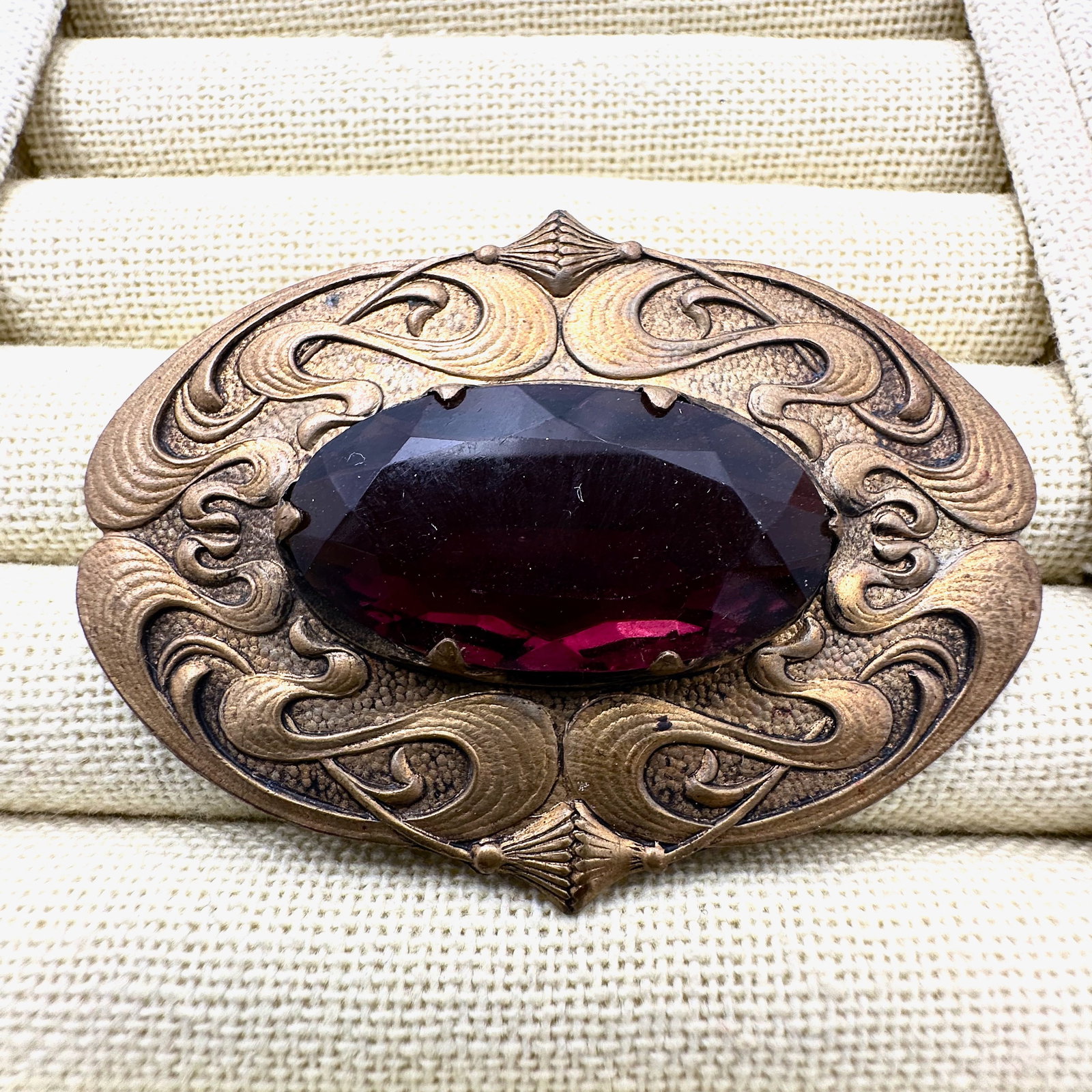 Antique Victorian Purple Glass Stone Antiqued Gold Tone Art Nouveau Design Brooch Pin 2.25 Inch: Antique Victorian Purple Glass Stone Antiqued Gold Tone Art Nouveau Design Brooch Pin 2.25 Inch