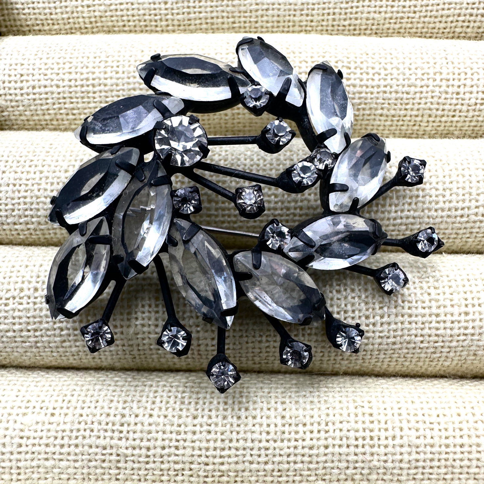 Vintage Clear Glass Rhinestone Black Japanned Metal Brooch Pin 2 Inch: Vintage Clear Glass Rhinestone Black Japanned Metal Brooch Pin 2 Inch