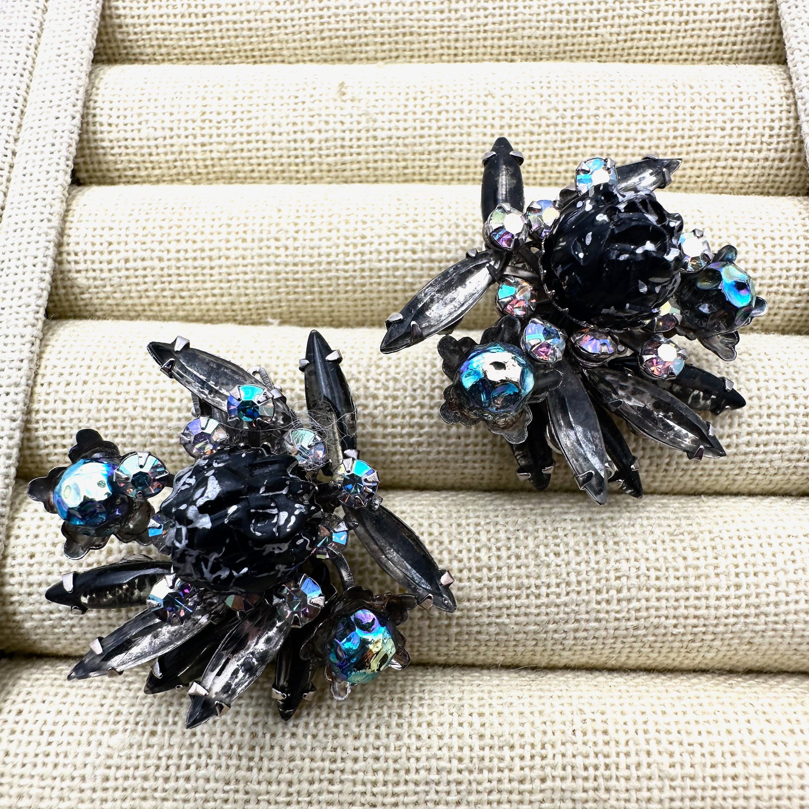 Vintage Judy Lee Grey Rhinestone Silver Tone Clip Earrings: Vintage Judy Lee Grey Rhinestone Silver Tone Clip Earrings