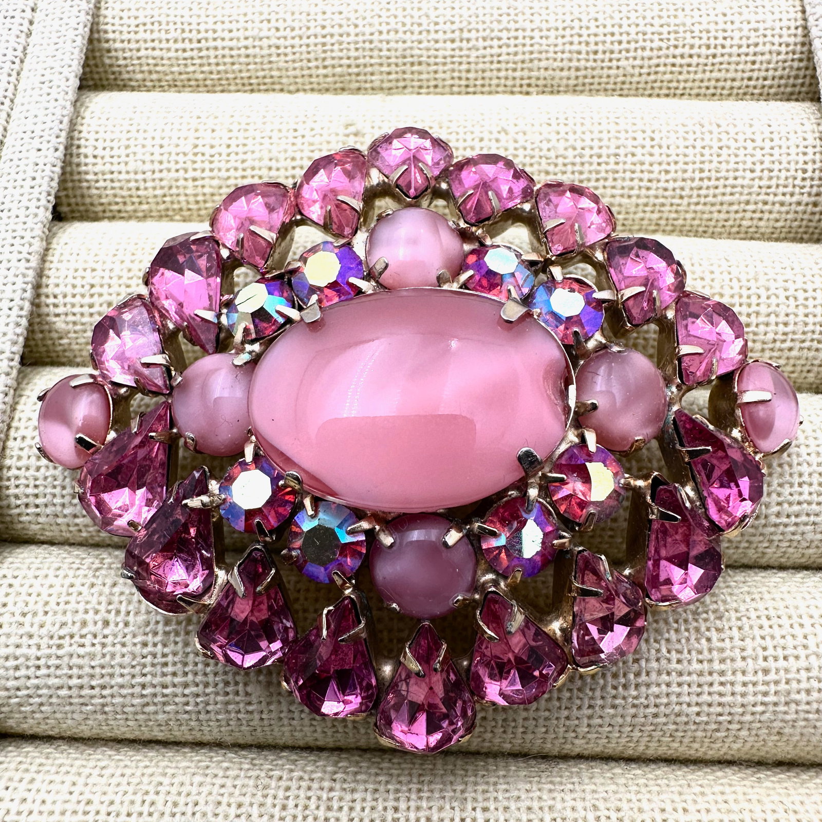 Vintage Juliana? Pink Cats Eye Glass Rhinestone Gold Tone Brooch Pin 3 Inch: Vintage Juliana? Pink Cats Eye Glass Rhinestone Gold Tone Brooch Pin 3 Inch