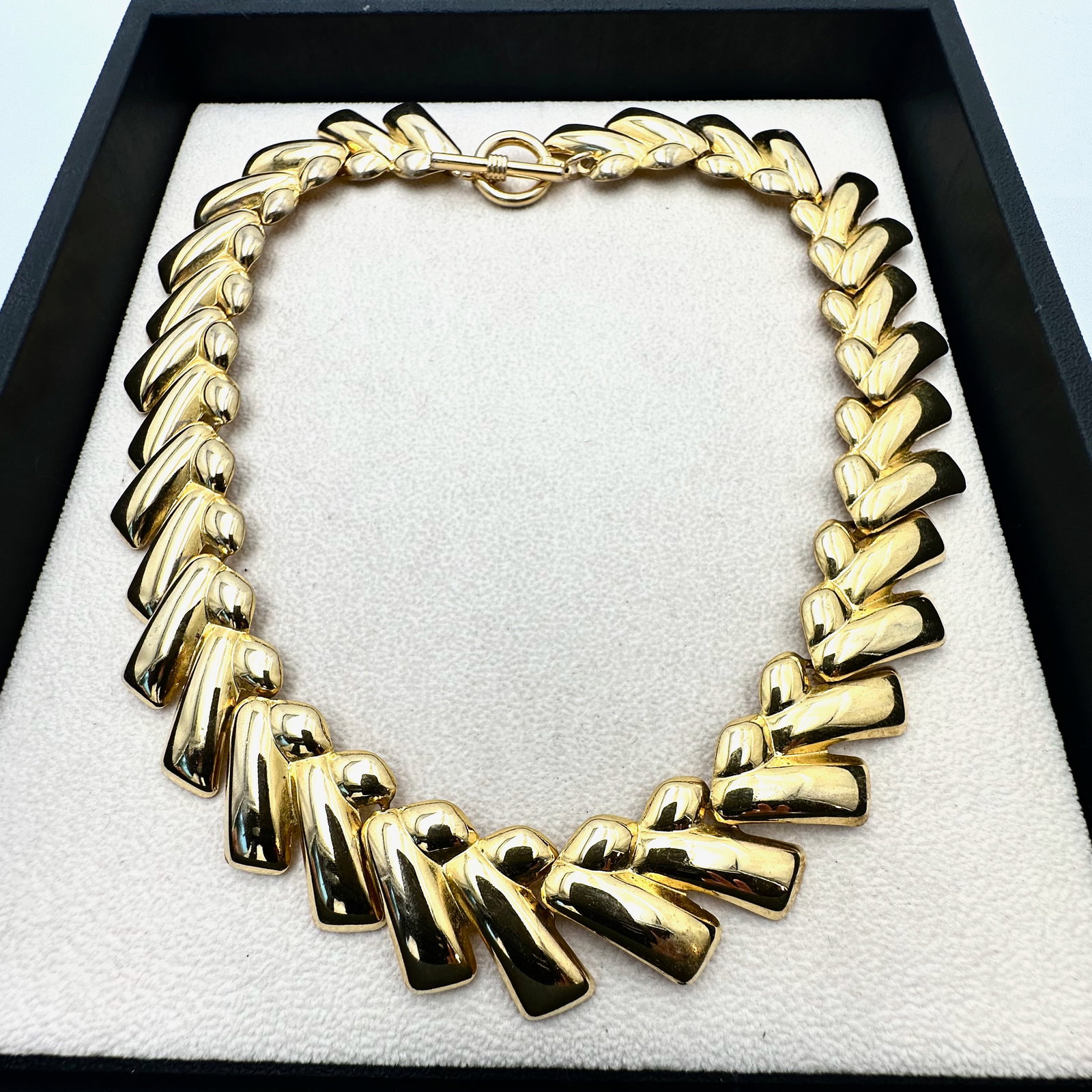 Vintage Unsigned Anne Klein Gold Tone Choker Necklace 16 Inch: Vintage Unsigned Anne Klein Gold Tone Choker Necklace 16 Inch