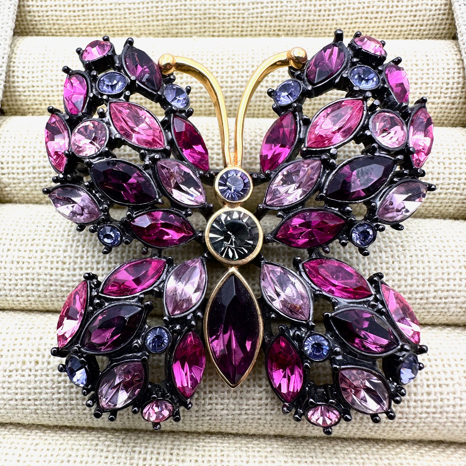 Vintage Joan Rivers Pink and Purple Glass Rhinestone Gold Tone Butterfly Brooch Pin 2.5 Inch: Vintage Joan Rivers Pink and Purple Glass Rhinestone Gold Tone Butterfly Brooch Pin 2.5 Inch